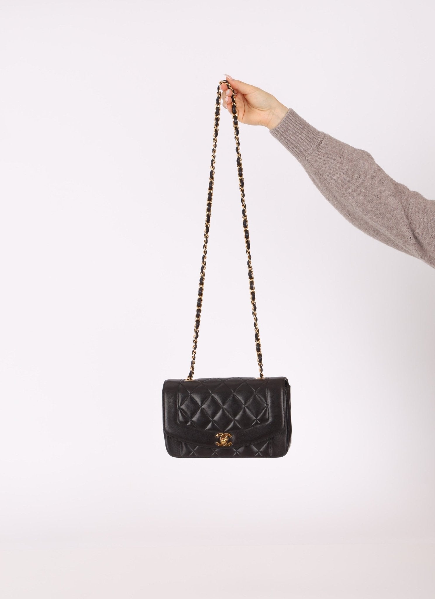 Chanel 1991 Lambskin Small Diana - FashioNica