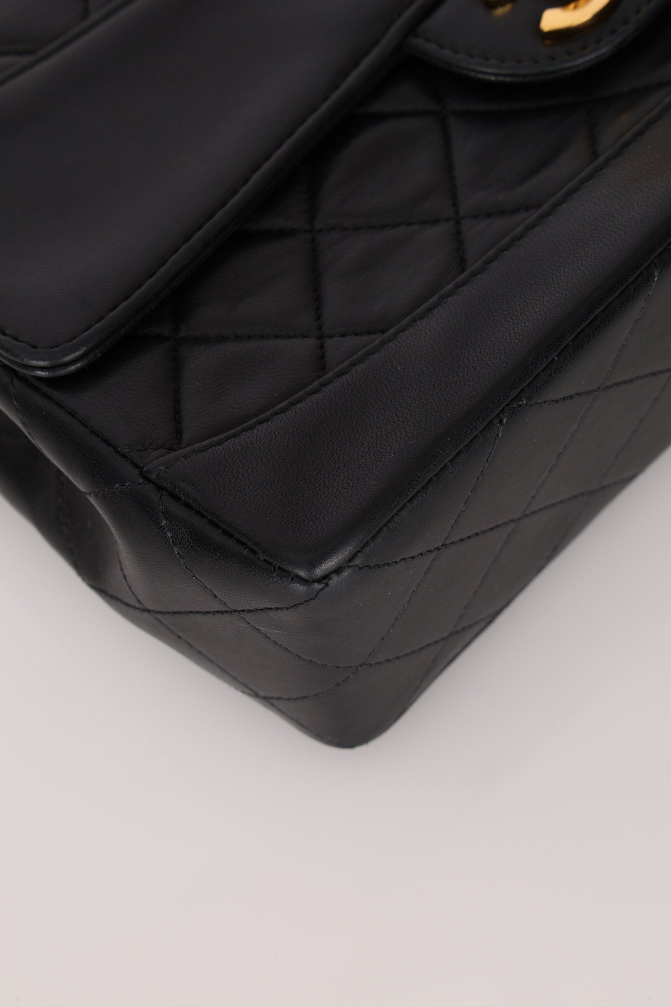 Chanel 1991 Lambskin Turnlock Single Flap 24k GP - FashioNica