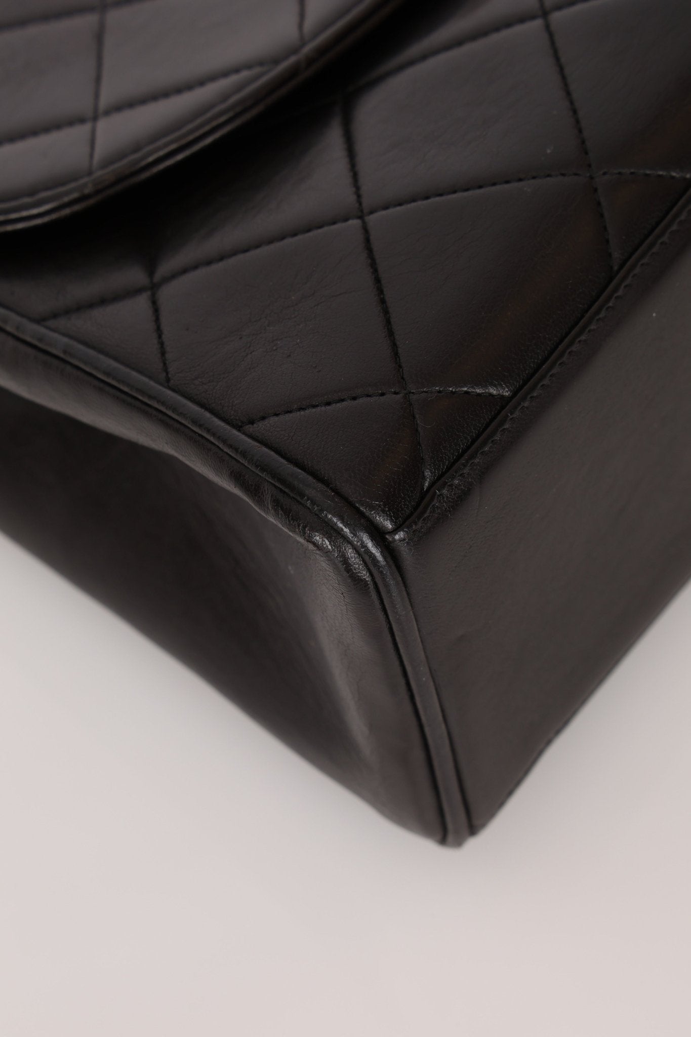 Chanel 1993 Lambskin Kelly Turnlock Top Handle 24 KGP - FashioNica