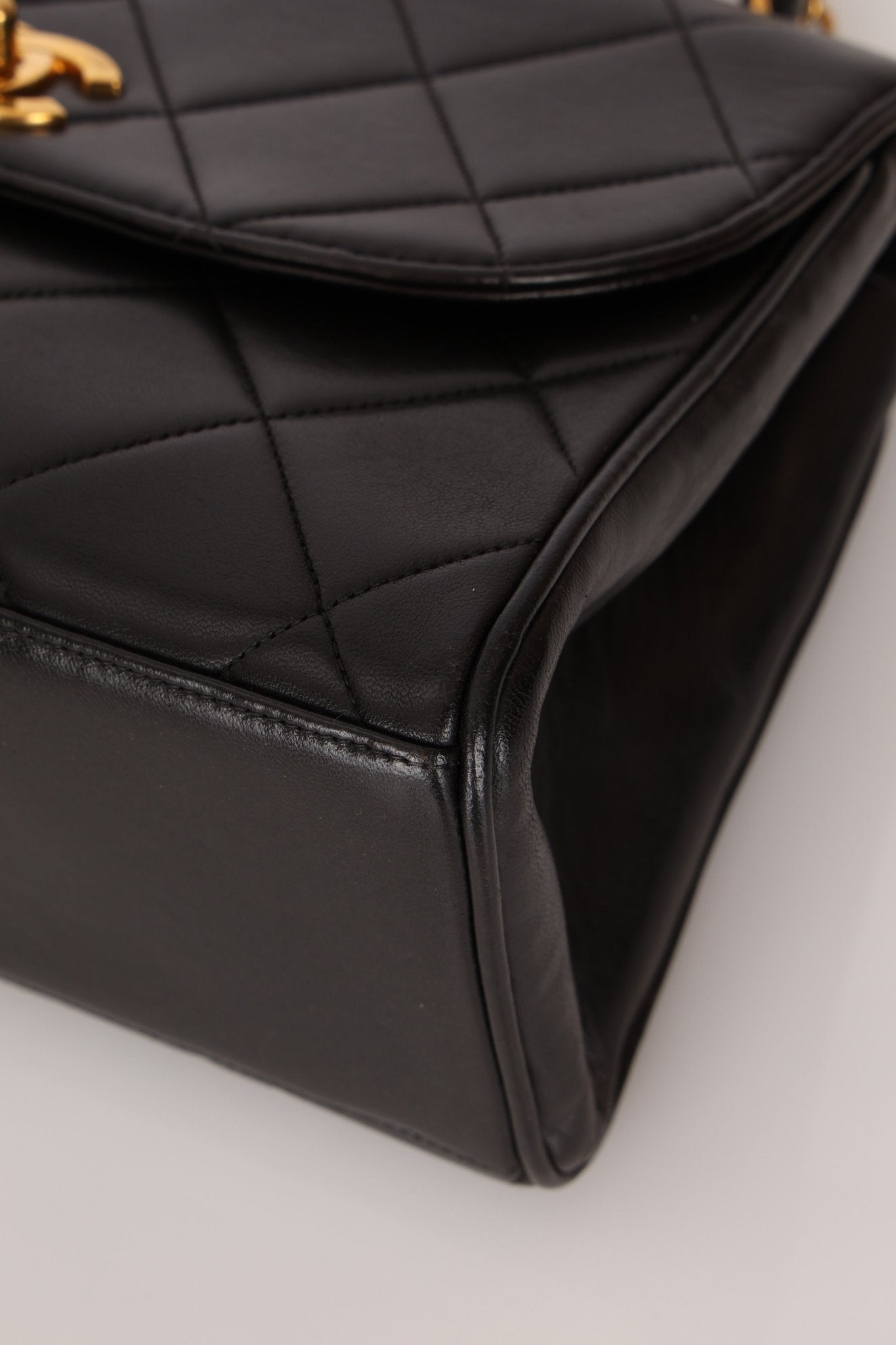 Chanel 1993 Lambskin Kelly Turnlock Top Handle 24 KGP - FashioNica