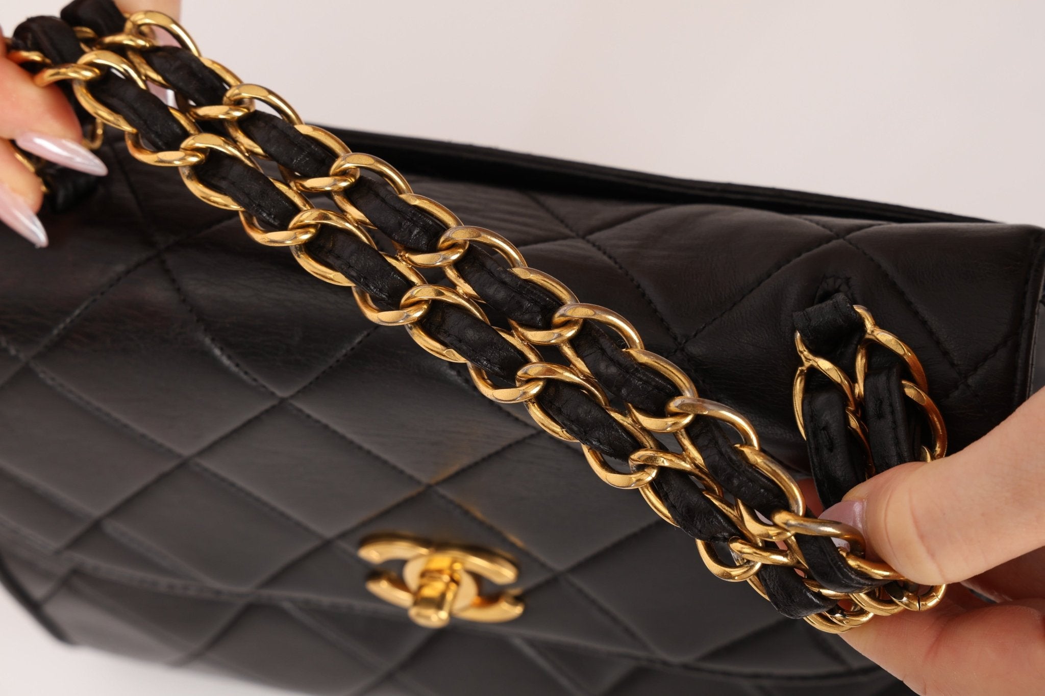 Chanel 1993 Lambskin Kelly Turnlock Top Handle 24 KGP - FashioNica