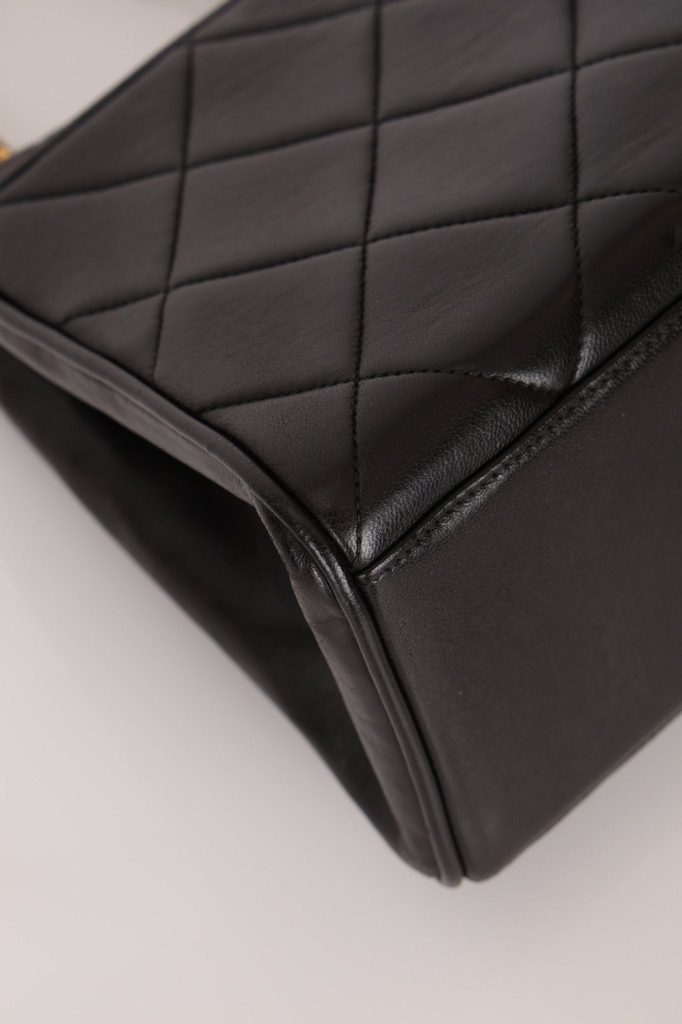 Chanel 1993 Lambskin Kelly Turnlock Top Handle 24 KGP - FashioNica