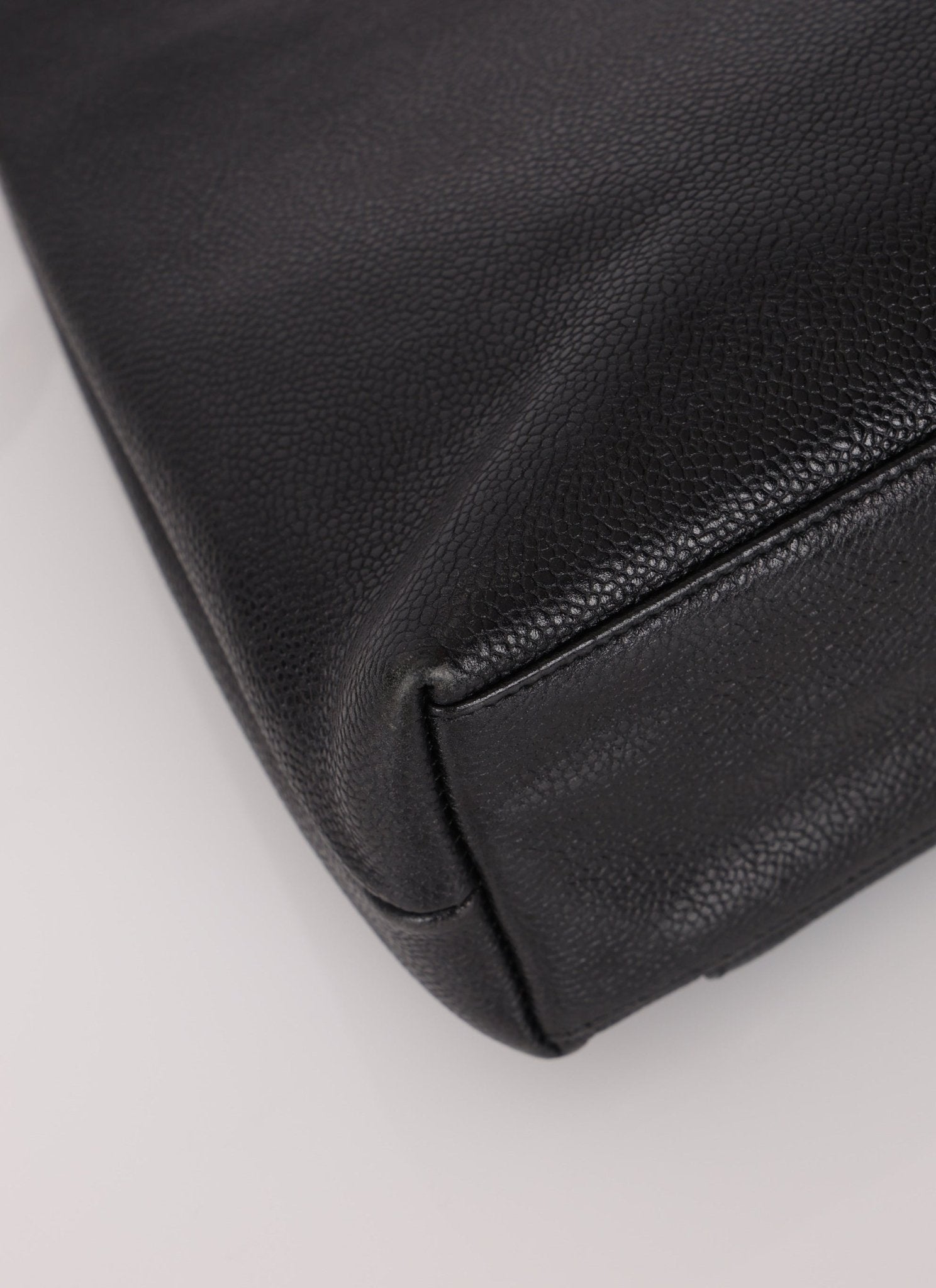 Chanel 1994 Caviar Turnlock Pocket Tote - FashioNica