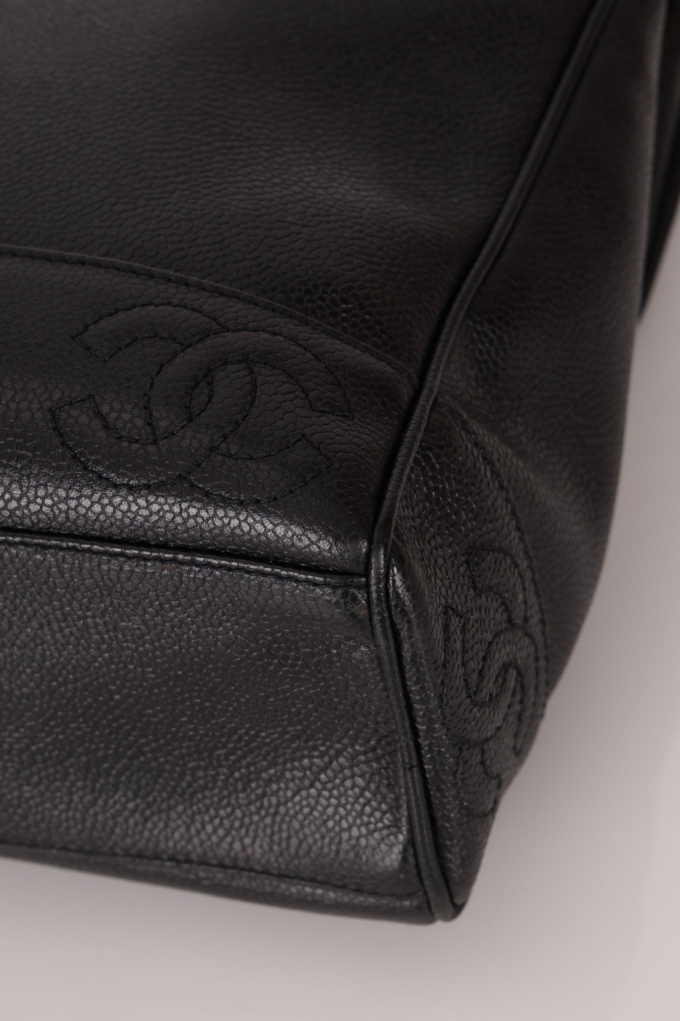 Chanel 1996 Caviar Triple CC Turnlock Shoulder Bag 24K GP - FashioNica