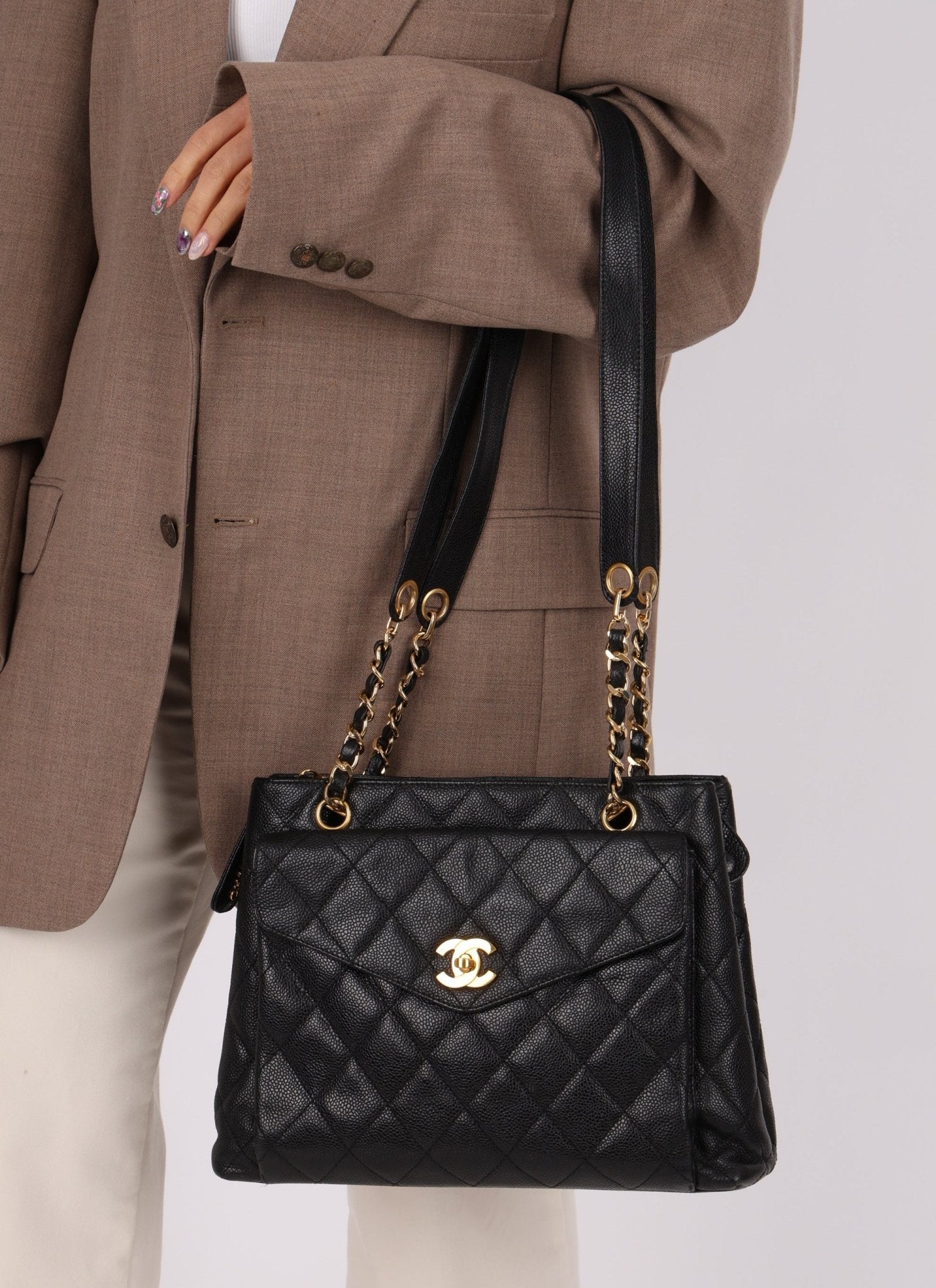 Chanel 1996 Caviar Turnlock Envelope Pocket Tote - FashioNica