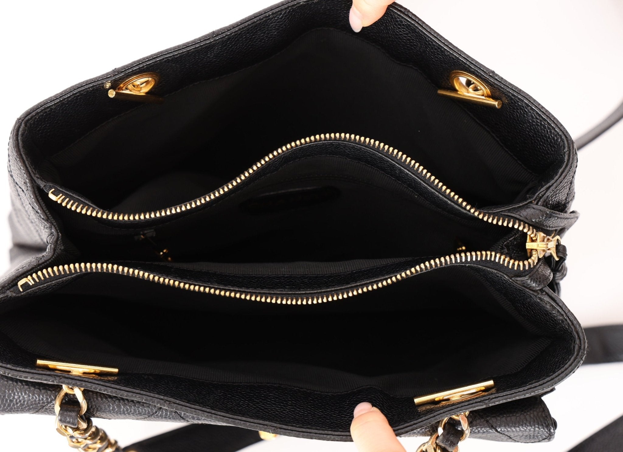 Chanel 1996 Caviar Turnlock Envelope Pocket Tote - FashioNica