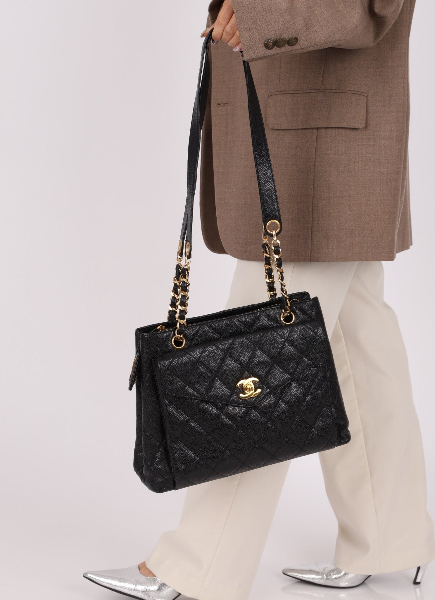 Chanel 1996 Caviar Turnlock Envelope Pocket Tote - FashioNica