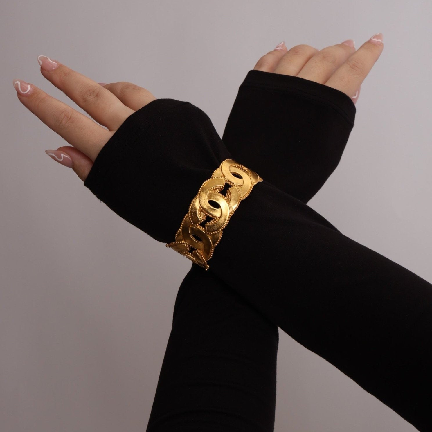 Chanel 1996 Chunky Milgrain CC Bangle - FashioNica