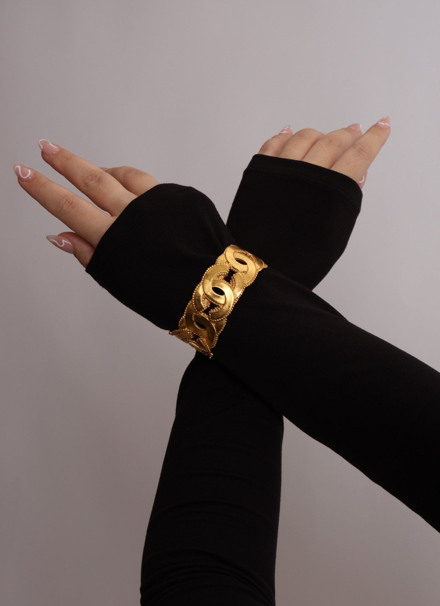 Chanel 1996 Chunky Milgrain CC Bangle - FashioNica
