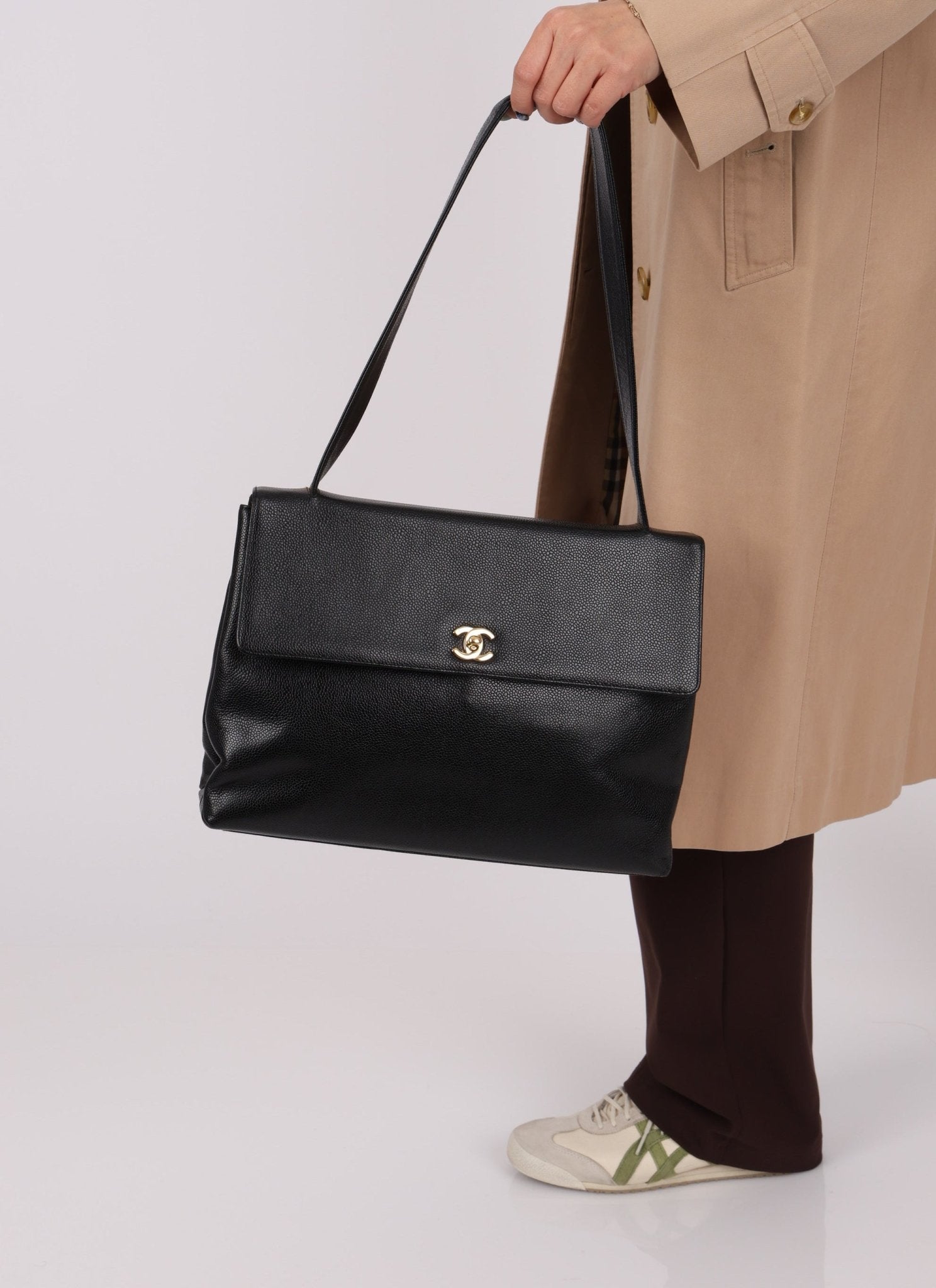 Chanel 1997 Caviar Turnlock Shoulder Bag - FashioNica