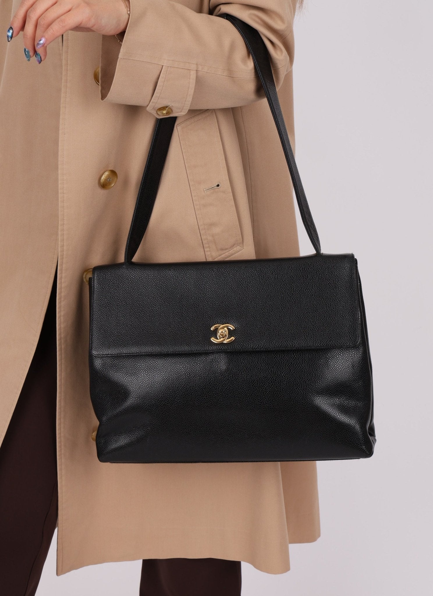 Chanel 1997 Caviar Turnlock Shoulder Bag - FashioNica