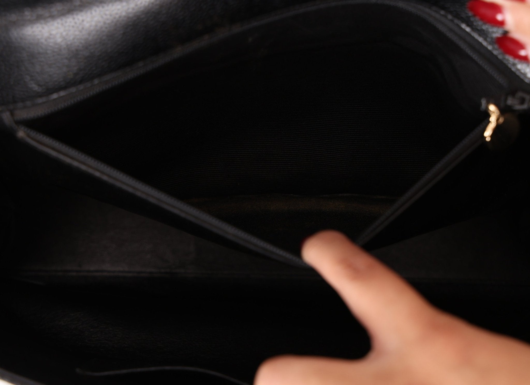 Chanel 1997 Caviar Turnlock Shoulder Bag - FashioNica