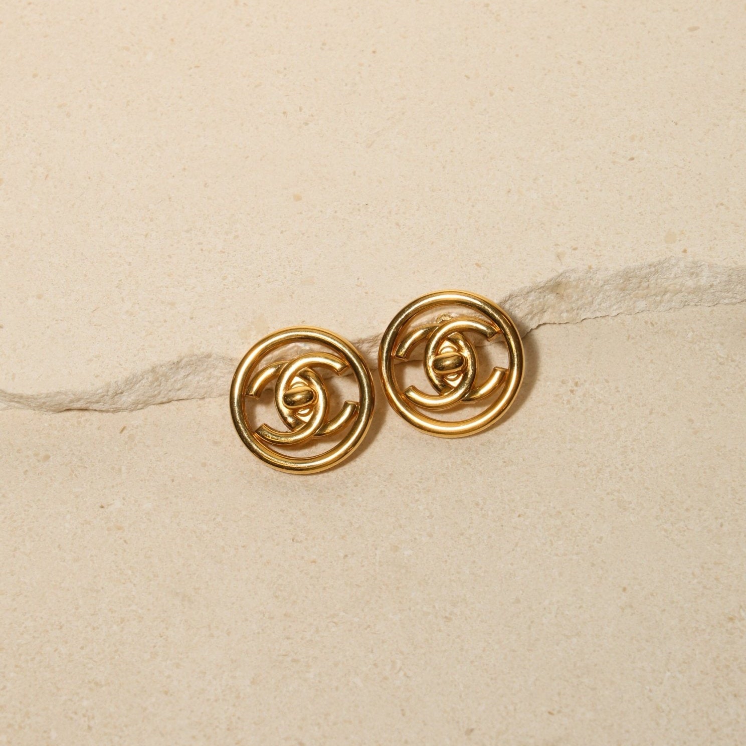 Chanel 1997 CC Turnlock Circle Clip - On Earrings - FashioNica
