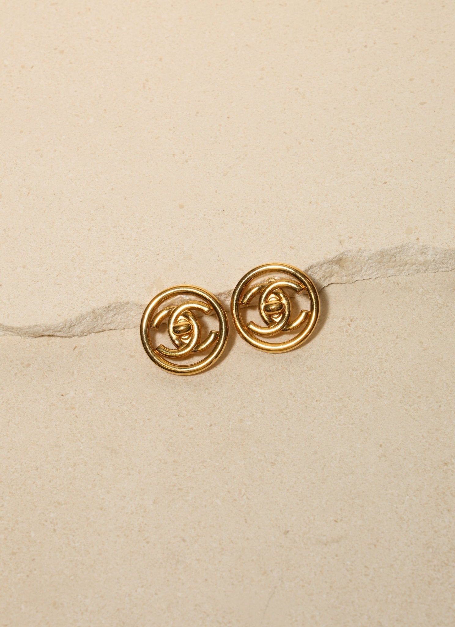Chanel 1997 CC Turnlock Circle Clip - On Earrings - FashioNica