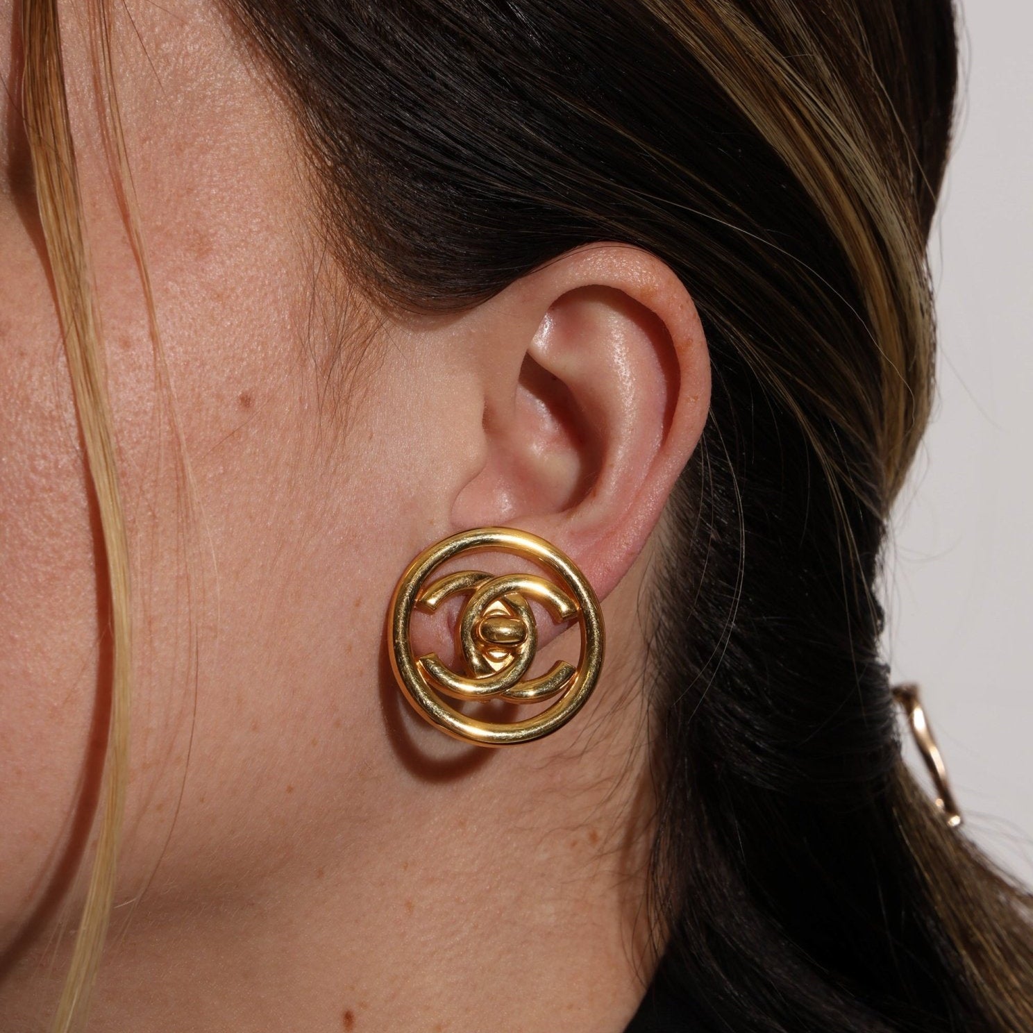 Chanel 1997 CC Turnlock Circle Clip - On Earrings - FashioNica