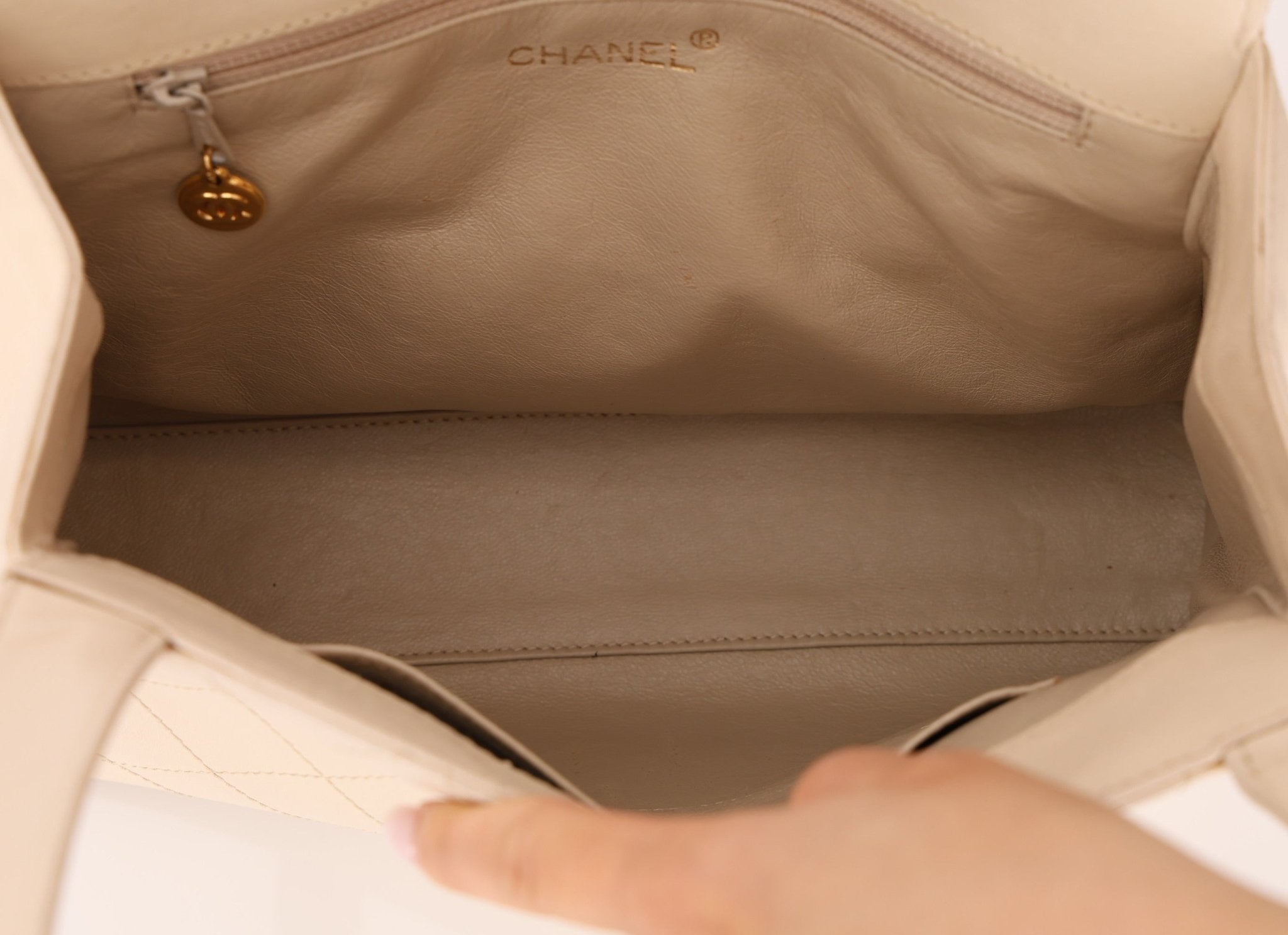 Chanel 1997 Cream Lambskin Kelly Shoulder Bag 24K GP - FashioNica