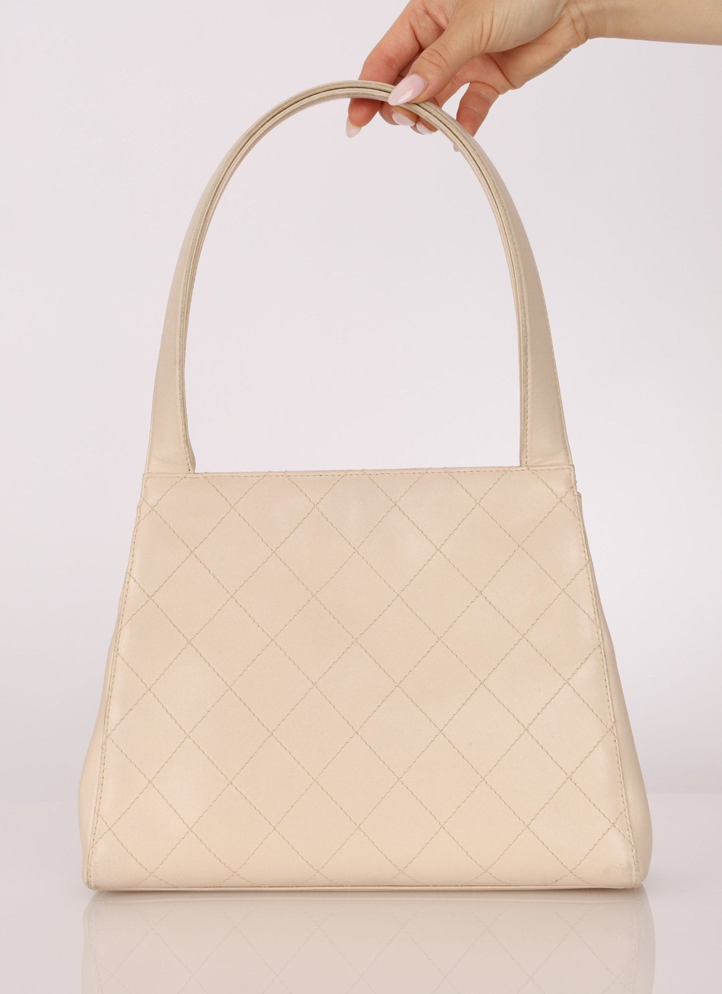 Chanel 1997 Cream Lambskin Kelly Shoulder Bag 24K GP - FashioNica