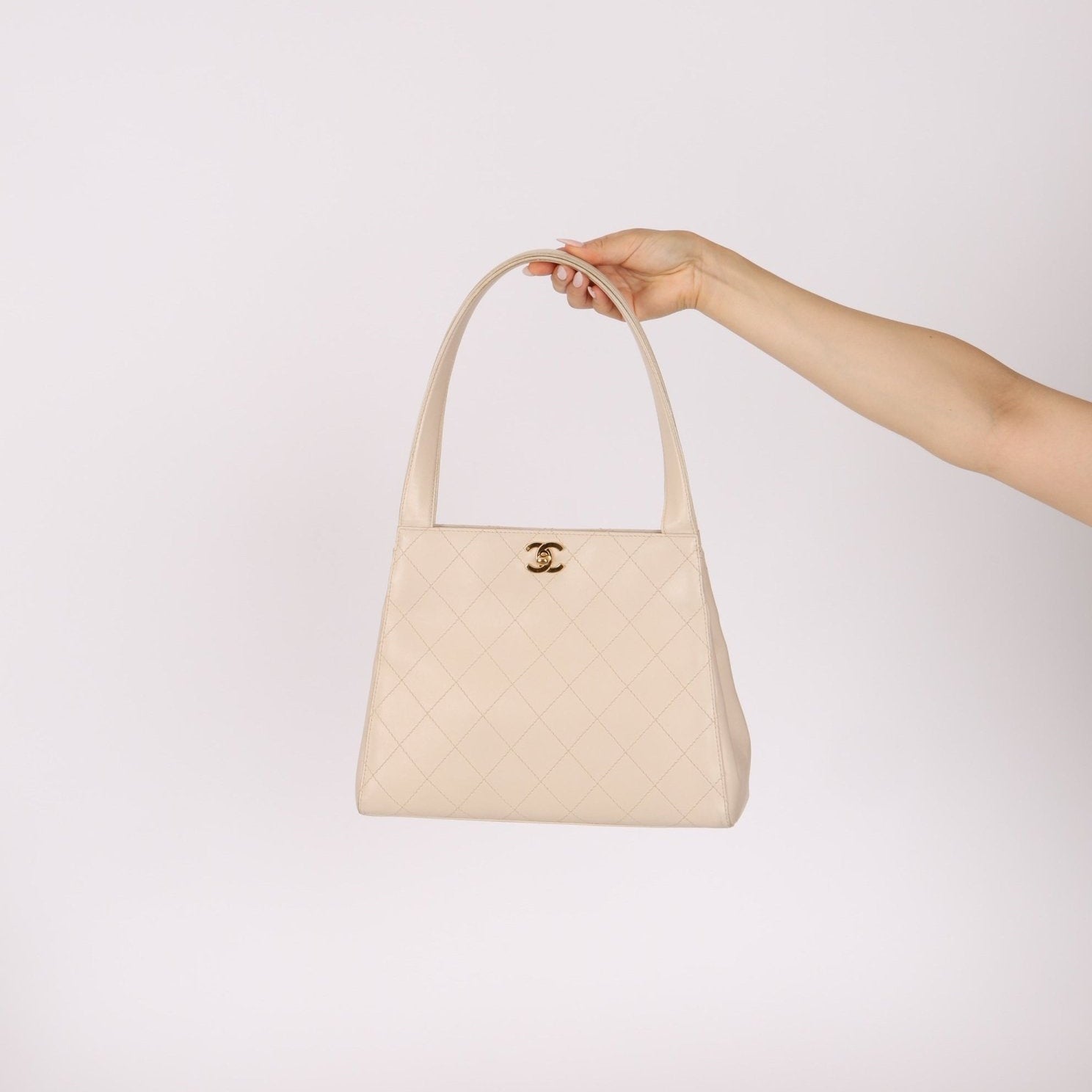 Chanel 1997 Cream Lambskin Kelly Shoulder Bag 24K GP - FashioNica