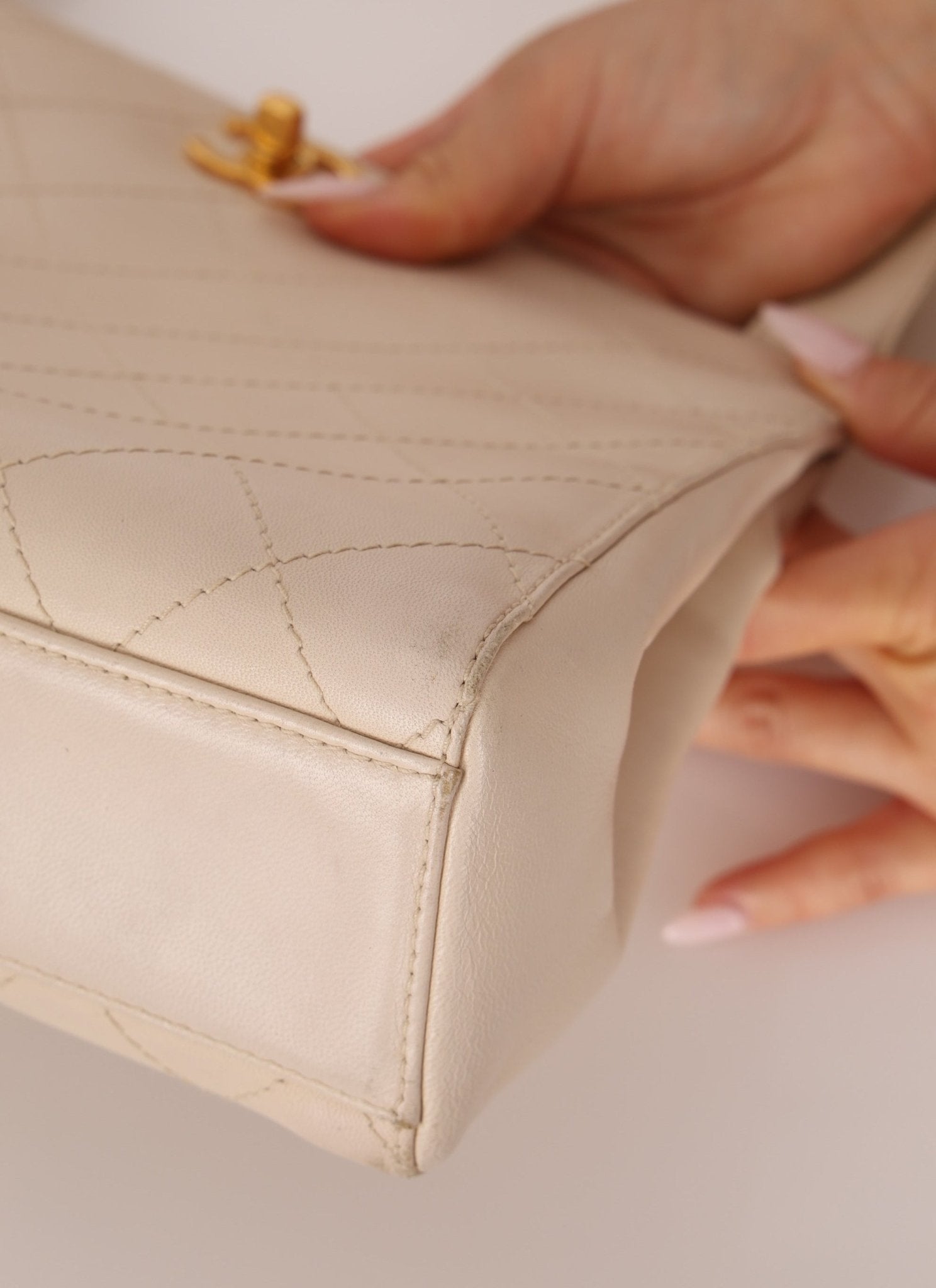 Chanel 1997 Cream Lambskin Kelly Shoulder Bag 24K GP - FashioNica