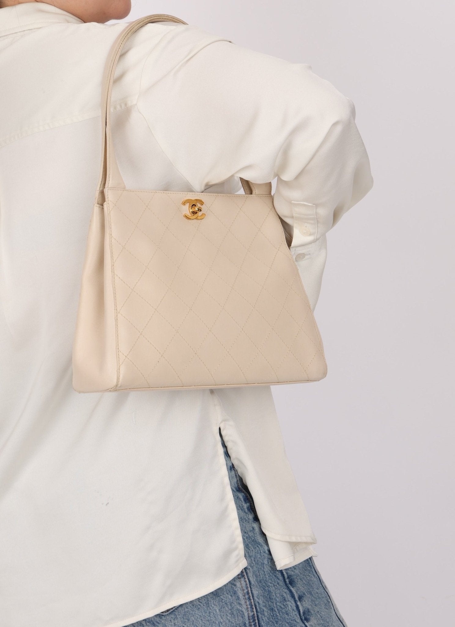 Chanel 1997 Cream Lambskin Kelly Shoulder Bag 24K GP - FashioNica