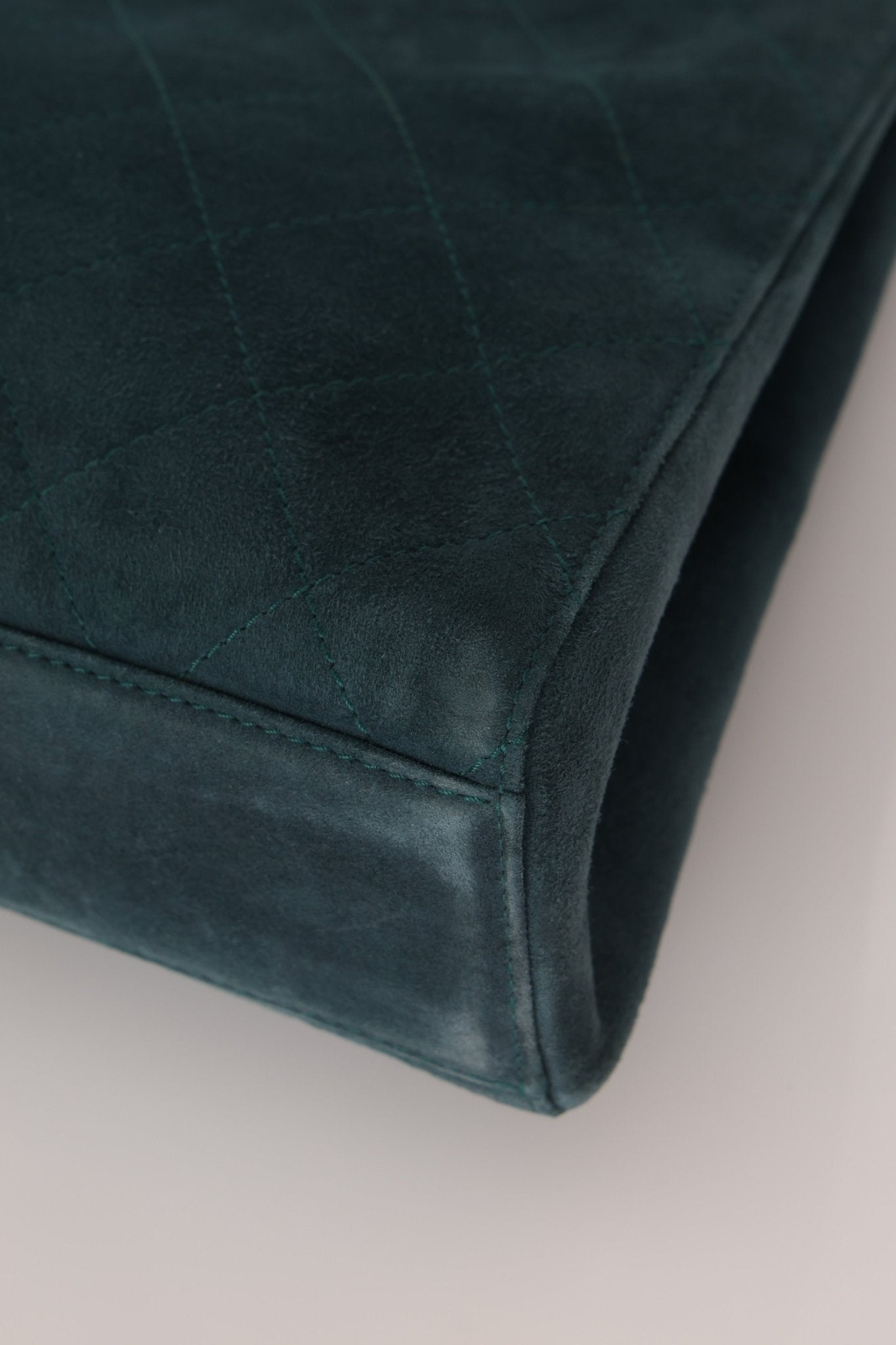 Chanel 1997 Emerald Suede Turnlock Kelly Shoulder Bag 24K GP - FashioNica