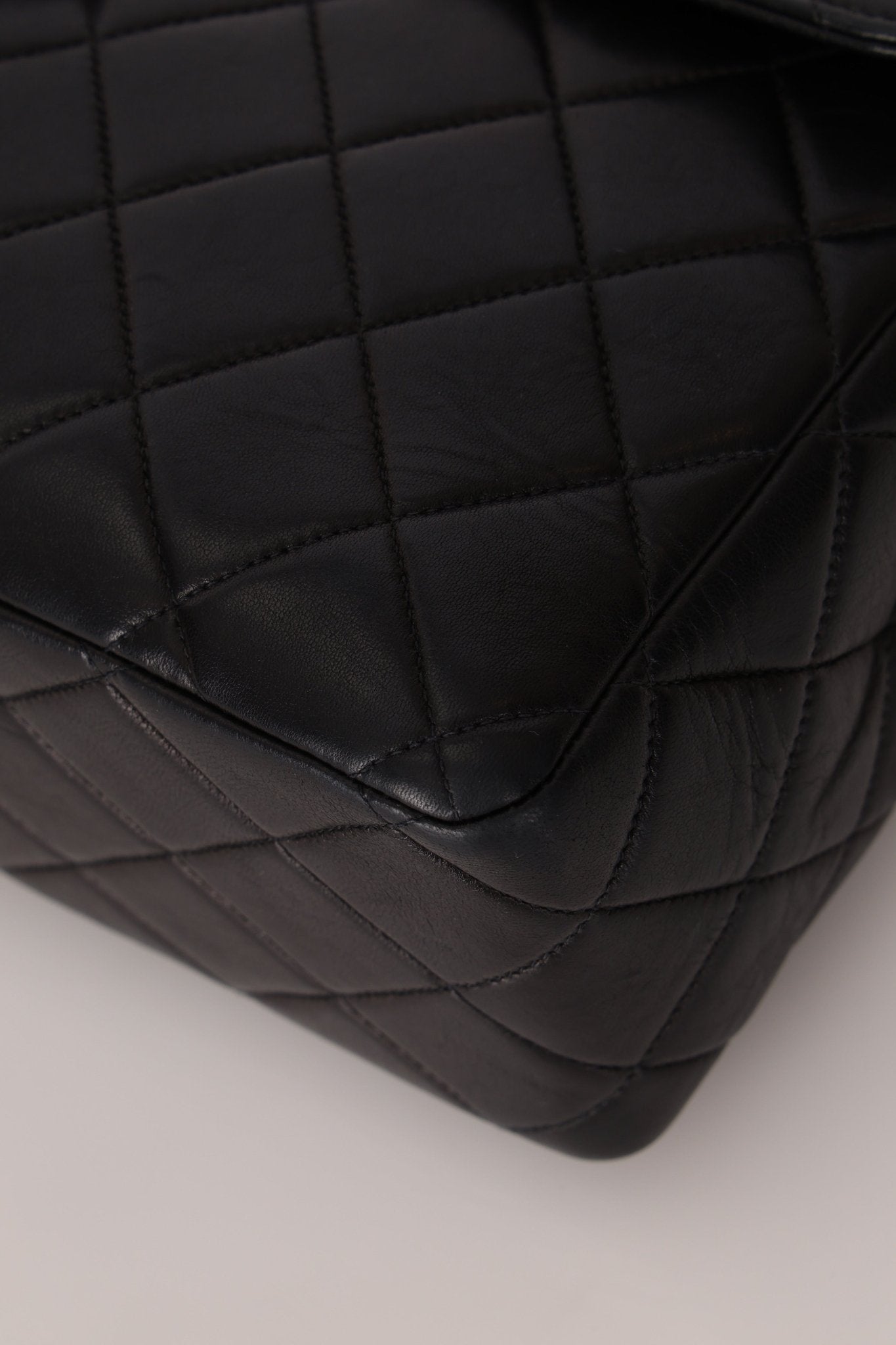 Chanel 1997 Jumbo Lambskin Turnlock Single Flap 24K GP - FashioNica