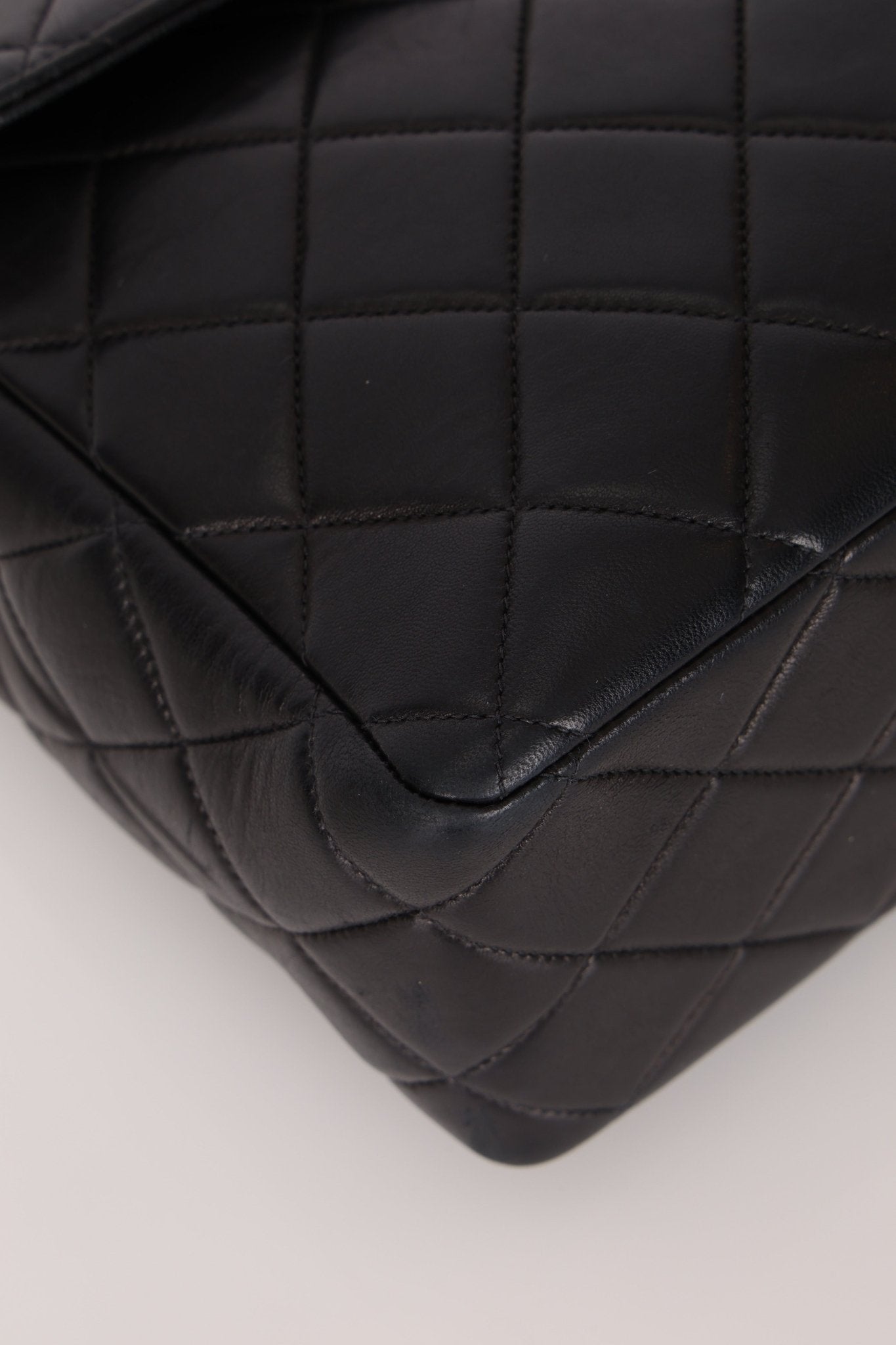 Chanel 1997 Jumbo Lambskin Turnlock Single Flap 24K GP - FashioNica