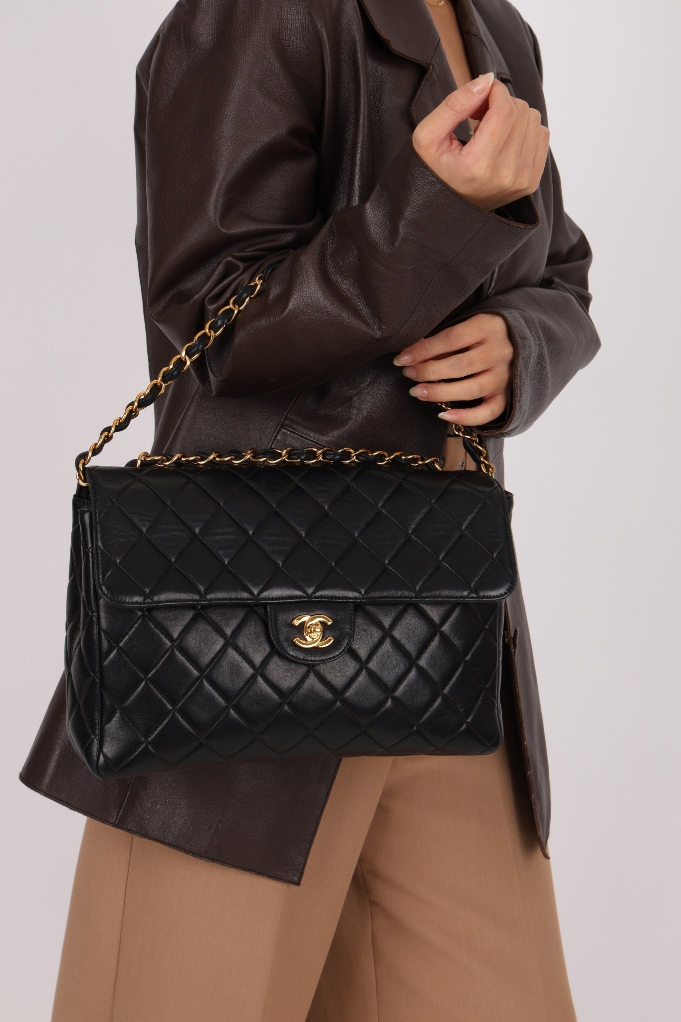 Chanel 1997 Jumbo Lambskin Turnlock Single Flap 24K GP - FashioNica