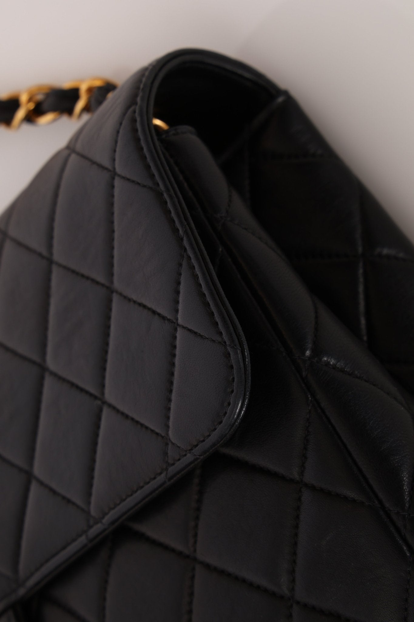 Chanel 1997 Jumbo Lambskin Turnlock Single Flap 24K GP - FashioNica