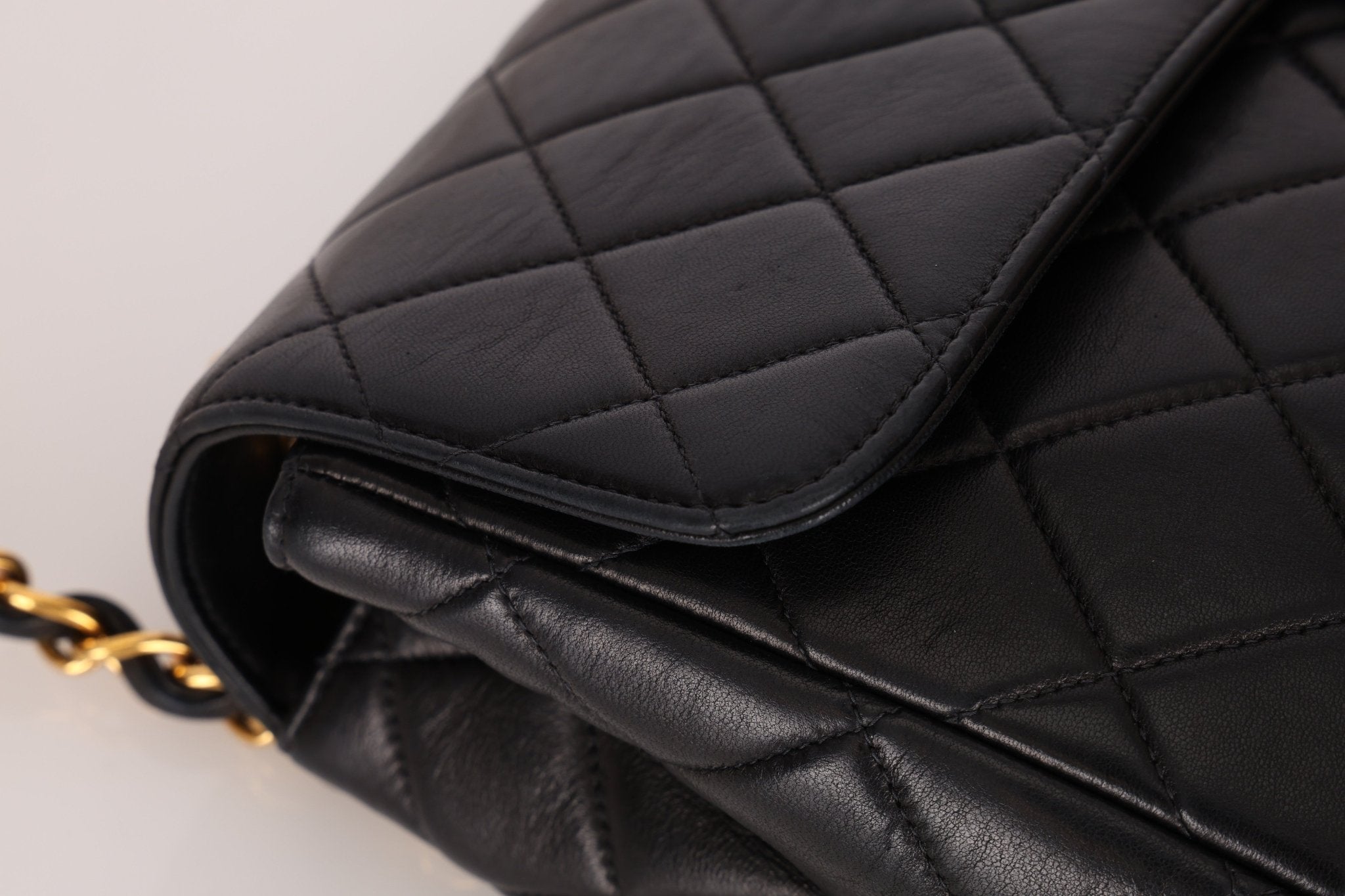 Chanel 1997 Jumbo Lambskin Turnlock Single Flap 24K GP - FashioNica