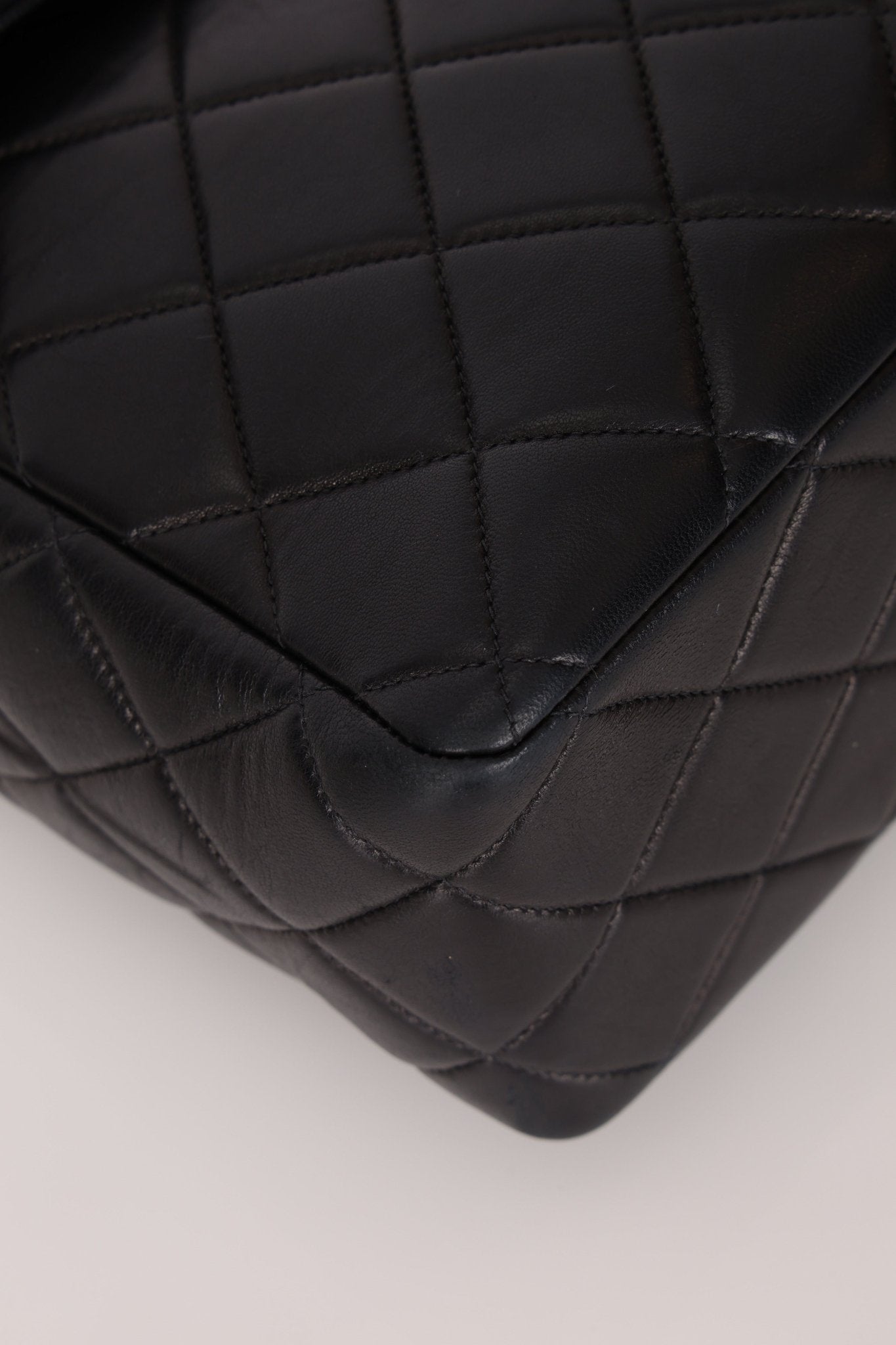 Chanel 1997 Jumbo Lambskin Turnlock Single Flap 24K GP - FashioNica