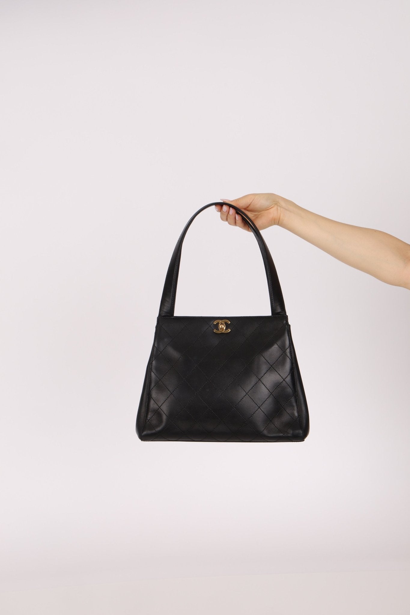 Chanel 1998 Turnlock Kelly Shoulder Bag 24K GP - FashioNica