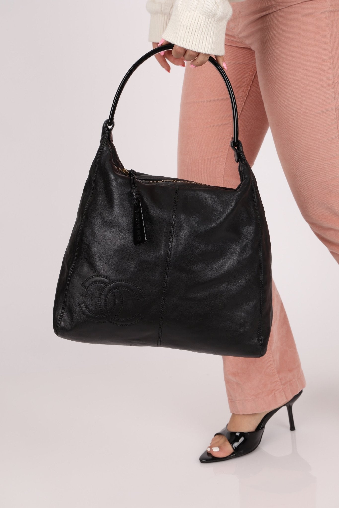 Chanel 1999 Lucite Handle Lambskin Hobo - FashioNica