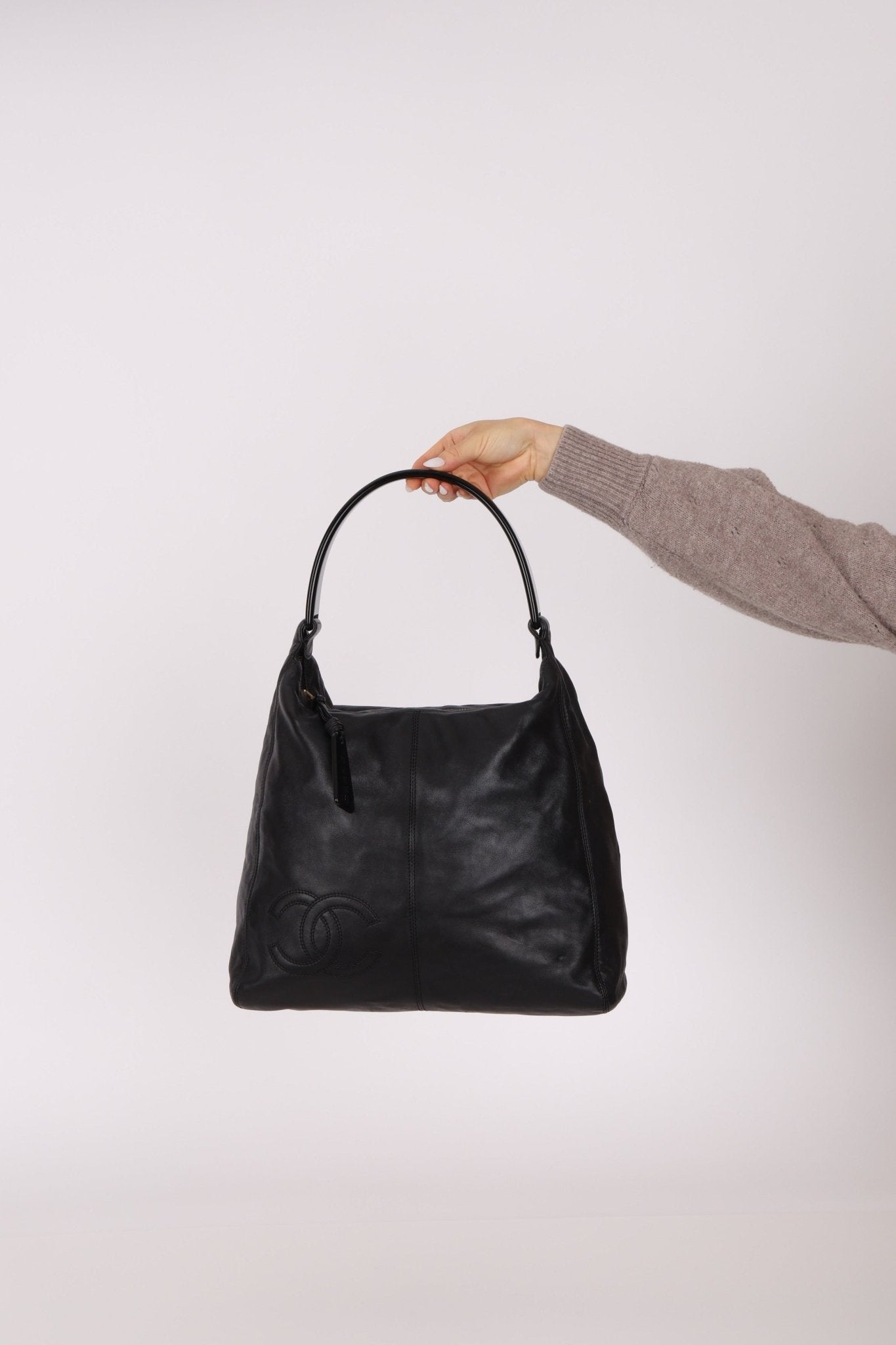 Chanel 1999 Lucite Handle Lambskin Hobo - FashioNica