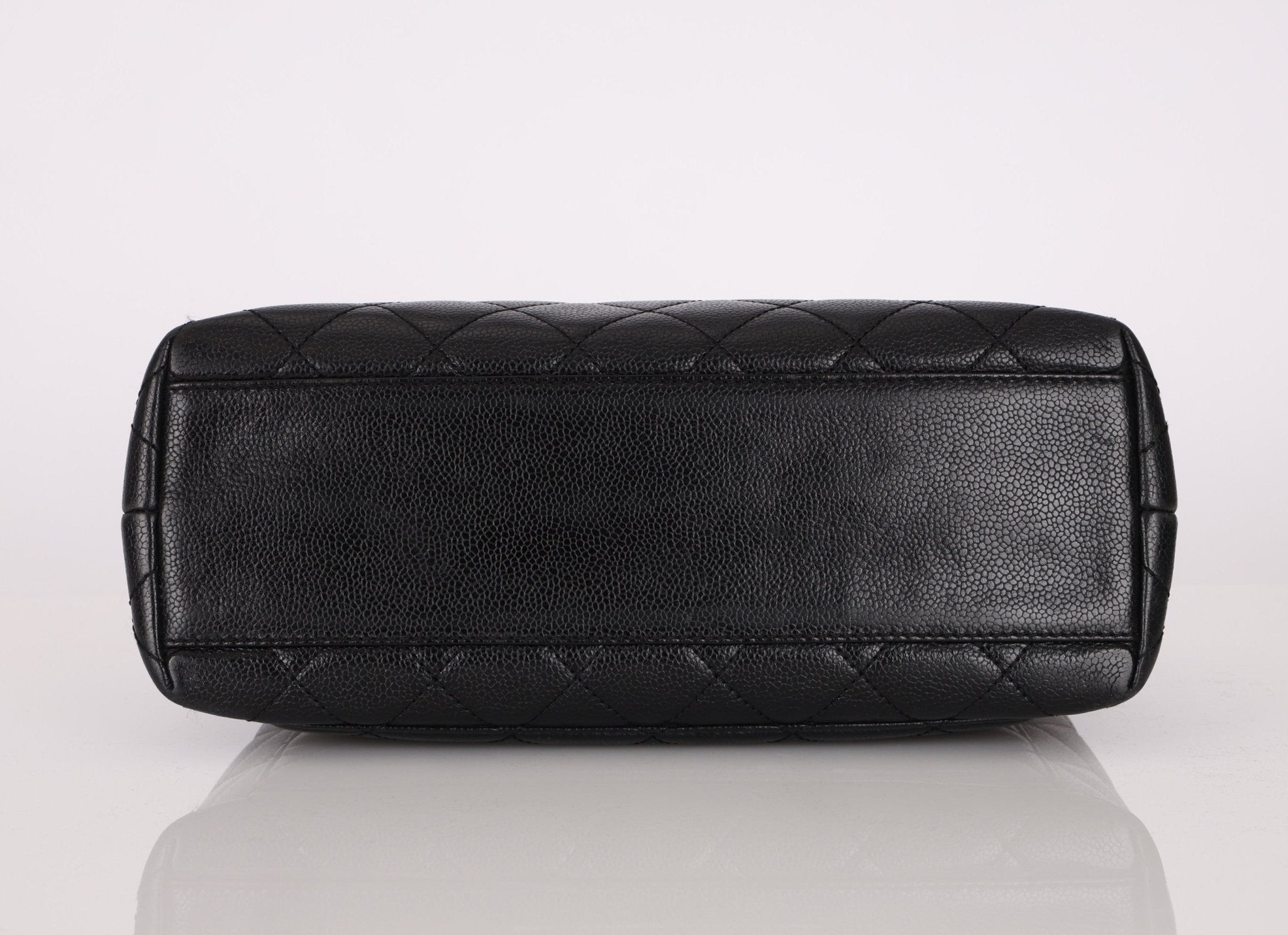 Chanel 2000 Caviar Kelly Top Handle - FashioNica