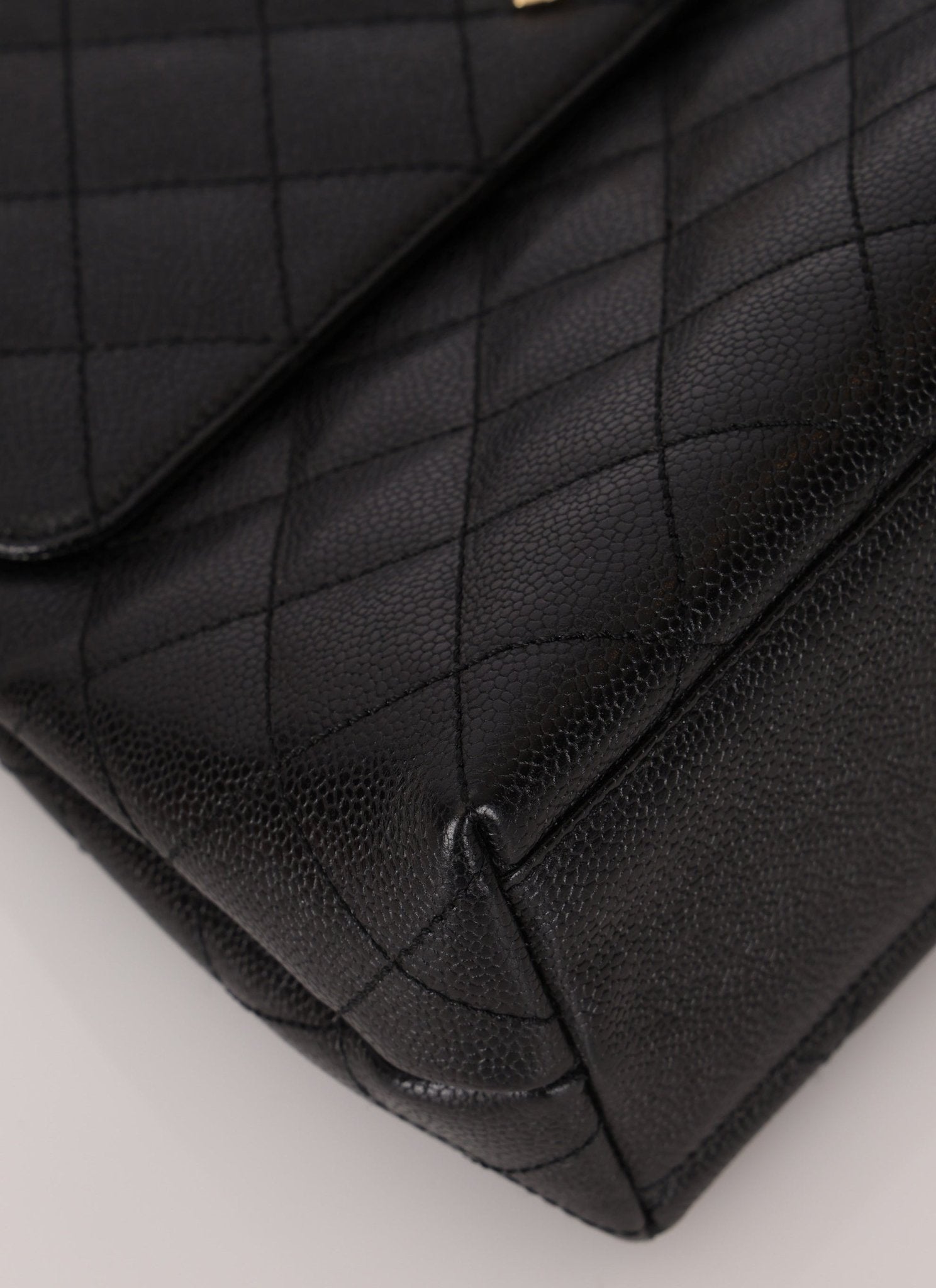 Chanel 2000 Caviar Kelly Top Handle - FashioNica