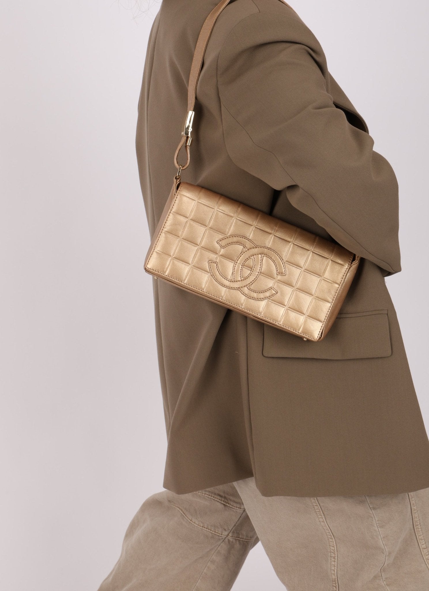 Chanel 2000 Gold East West Chocolate Bar Bag - FashioNica