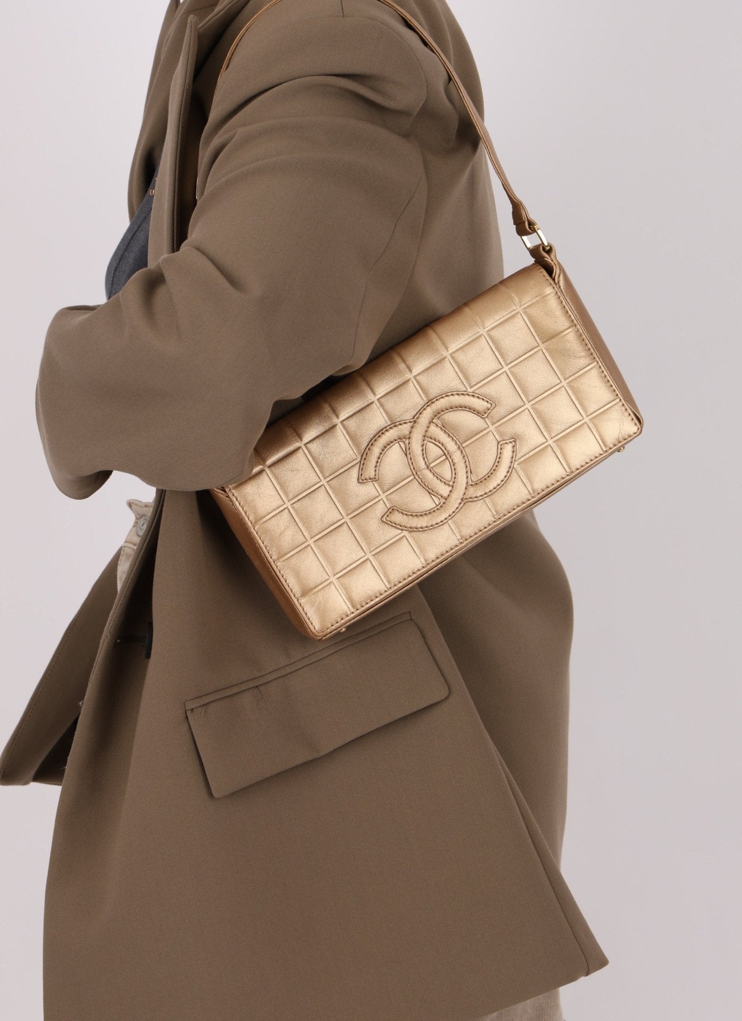 Chanel 2000 Gold East West Chocolate Bar Bag - FashioNica