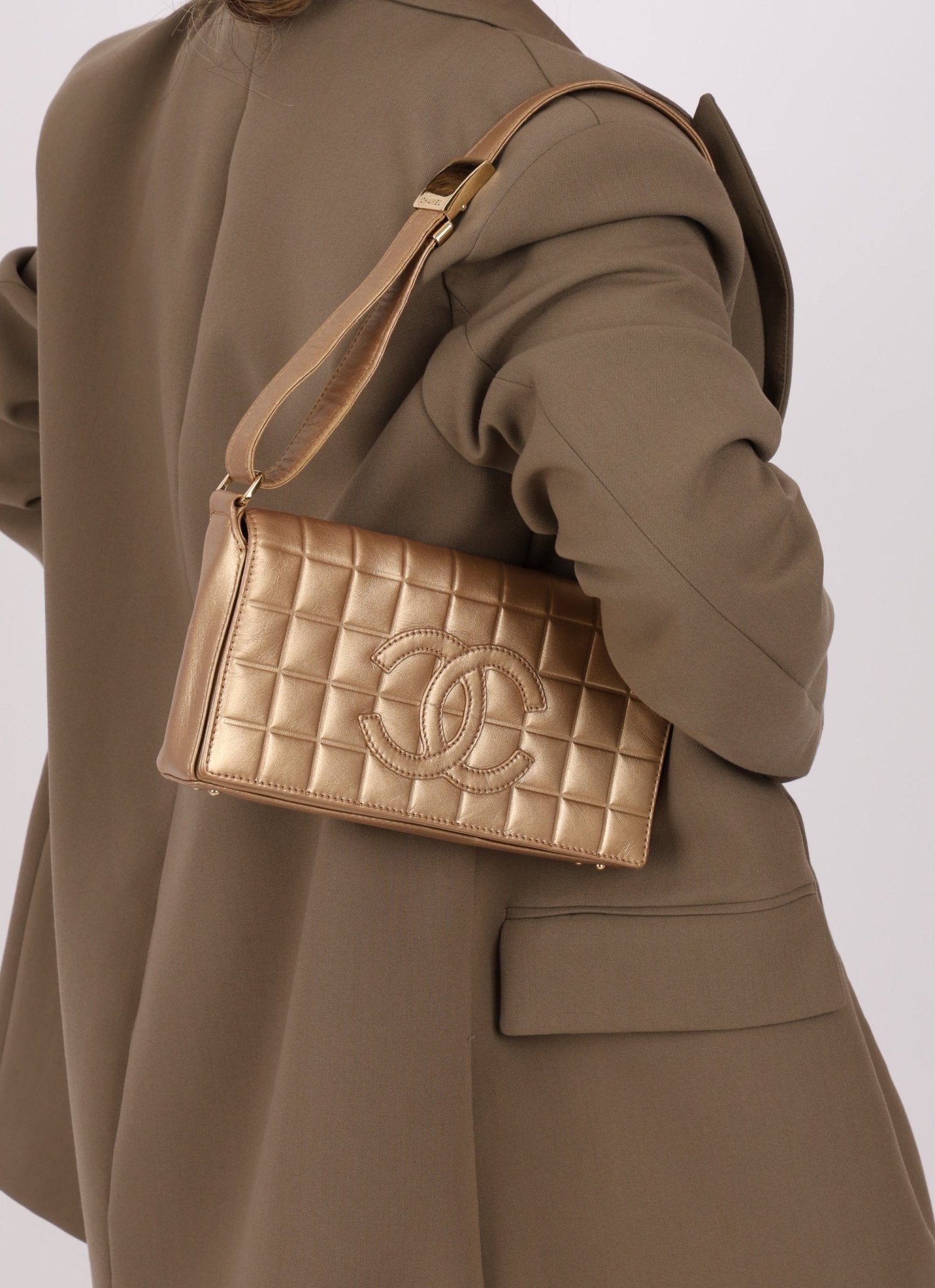 Chanel 2000 Gold East West Chocolate Bar Bag - FashioNica