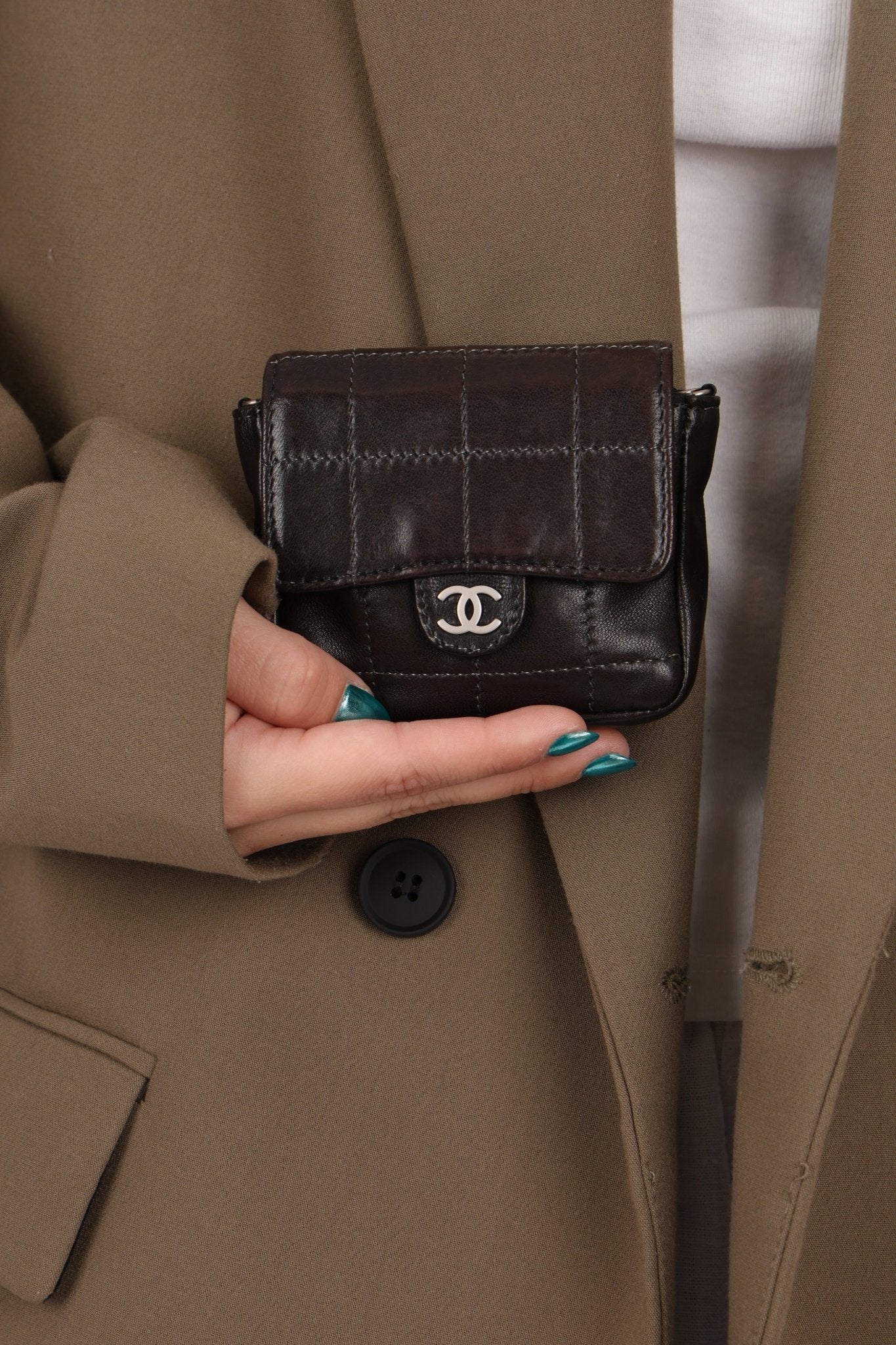 Chanel 2000 Lambskin Chocolate Bar Micro Crossbody - FashioNica