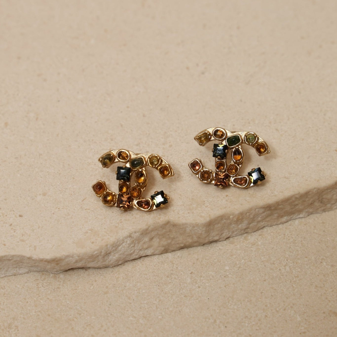 Chanel 2001 Gripoix CC Earrings Brushed Gold - FashioNica
