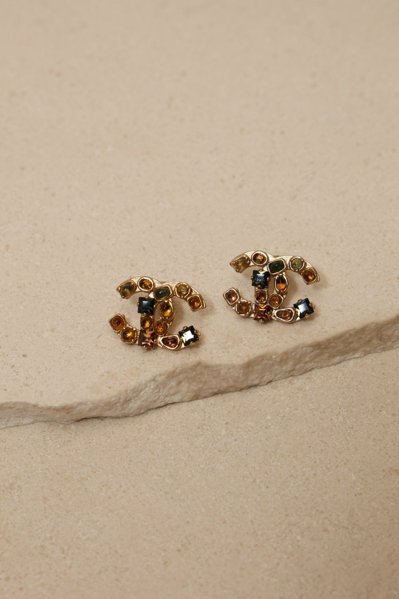 Chanel 2001 Gripoix CC Earrings Brushed Gold - FashioNica