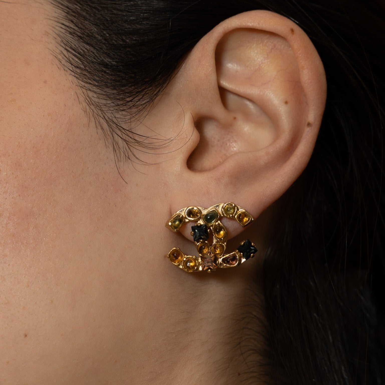 Chanel 2001 Gripoix CC Earrings Brushed Gold - FashioNica