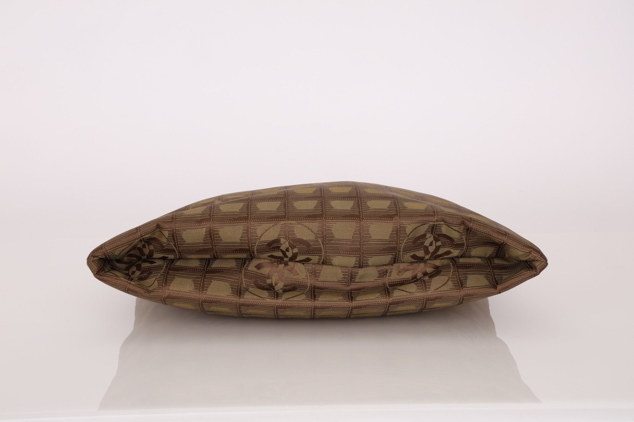 Chanel 2001 Travel Line North South Flat Tote - FashioNica