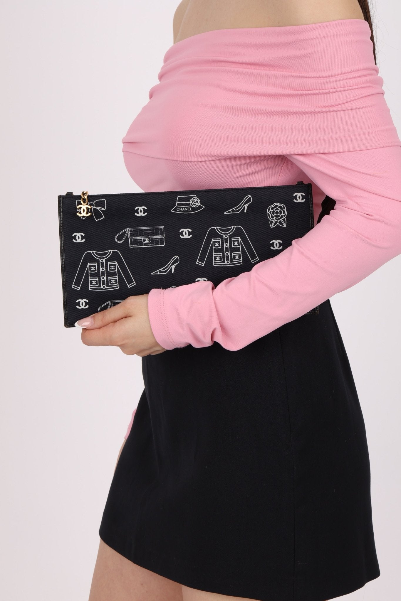 Chanel 2002 Canvas Icon Chain Pochette - FashioNica