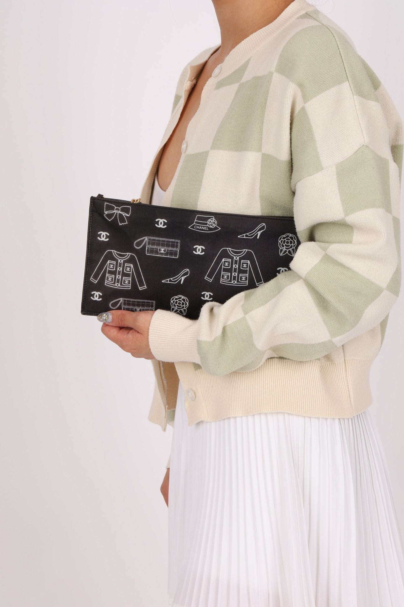 Chanel 2002 Canvas Icon Chain Pochette - FashioNica