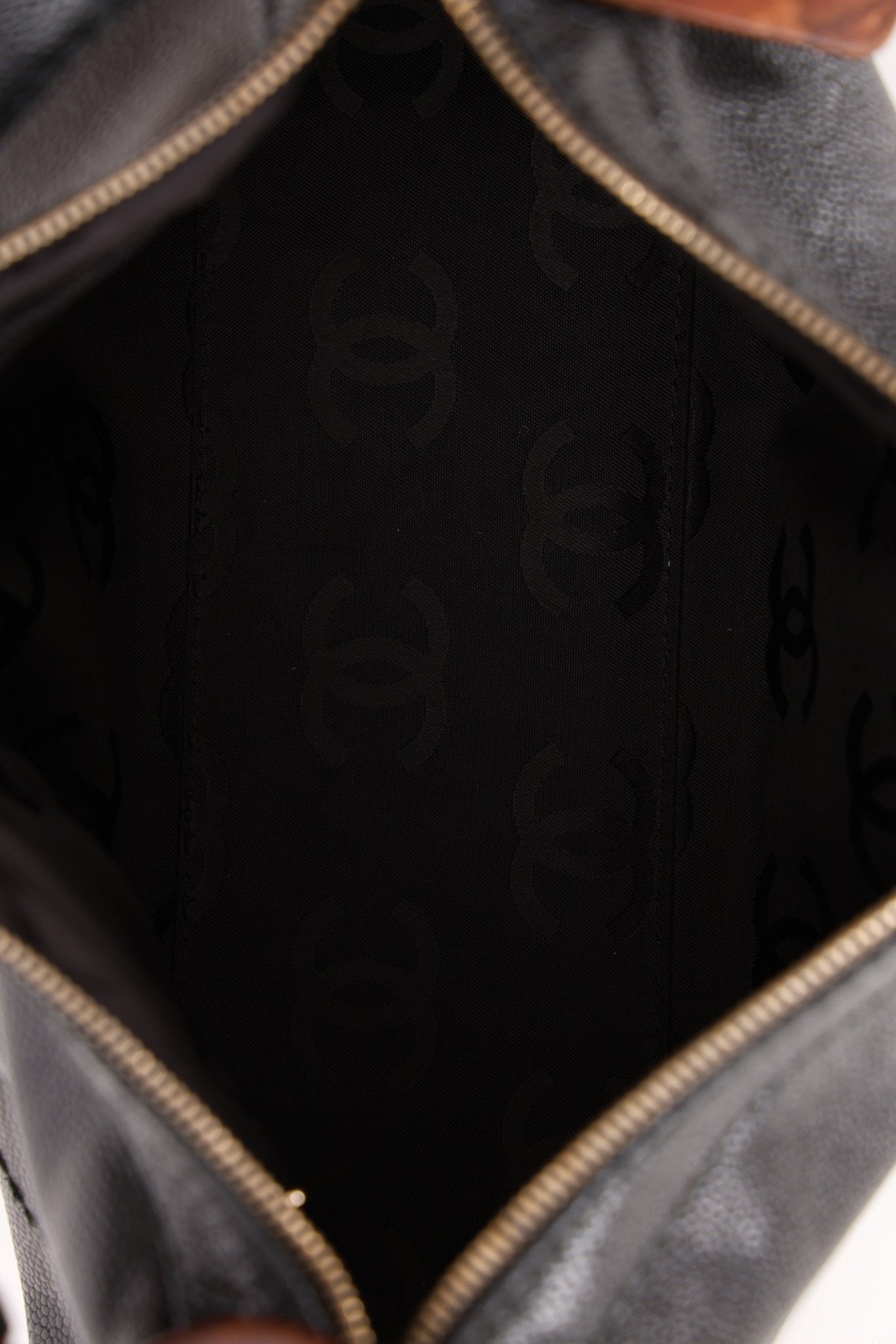 Chanel 2002 Caviar Acrylic Wood Chain Shoulder Bag - FashioNica