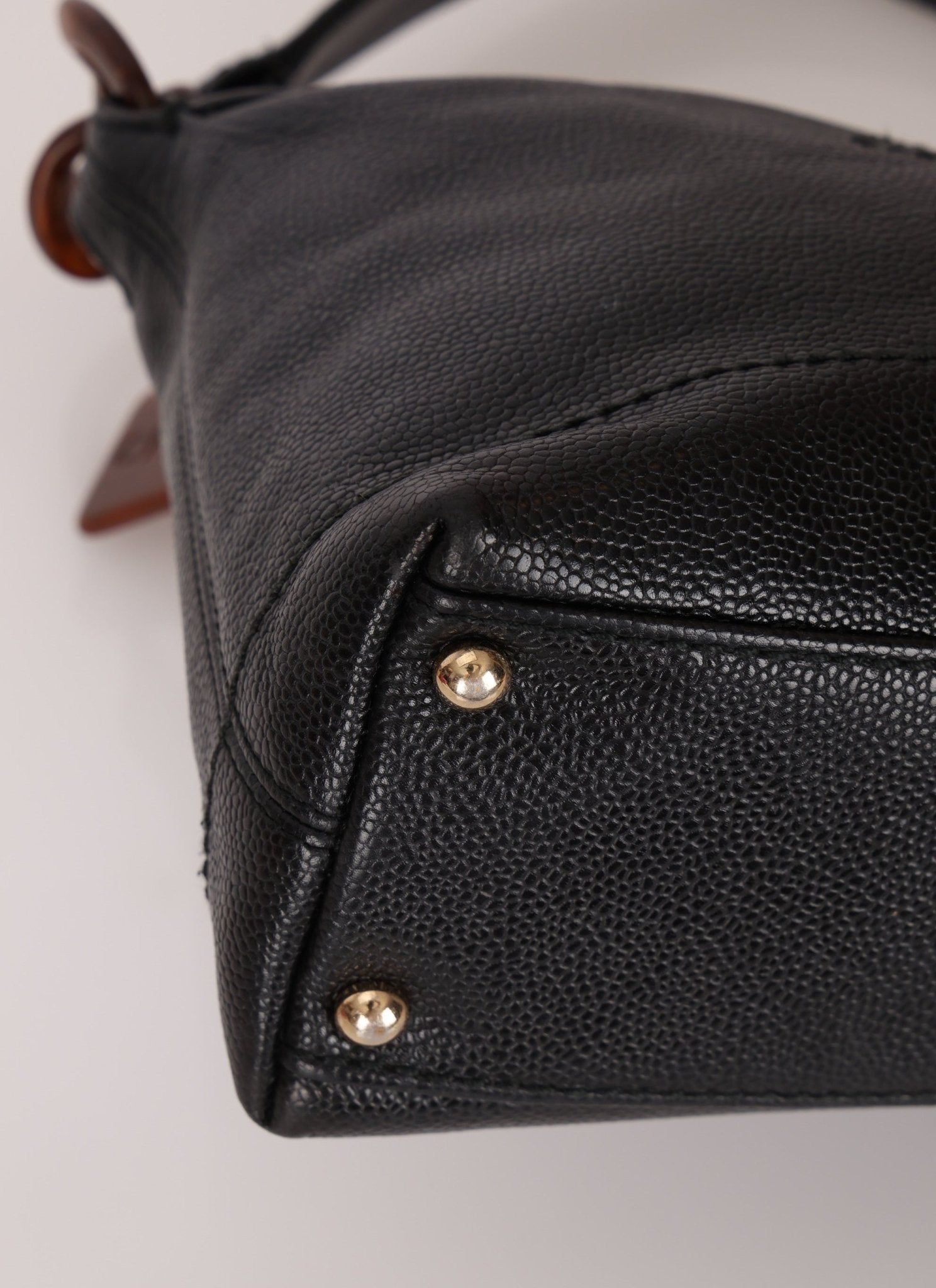 Chanel 2002 Caviar Acrylic Wood Shoulder Bag - FashioNica