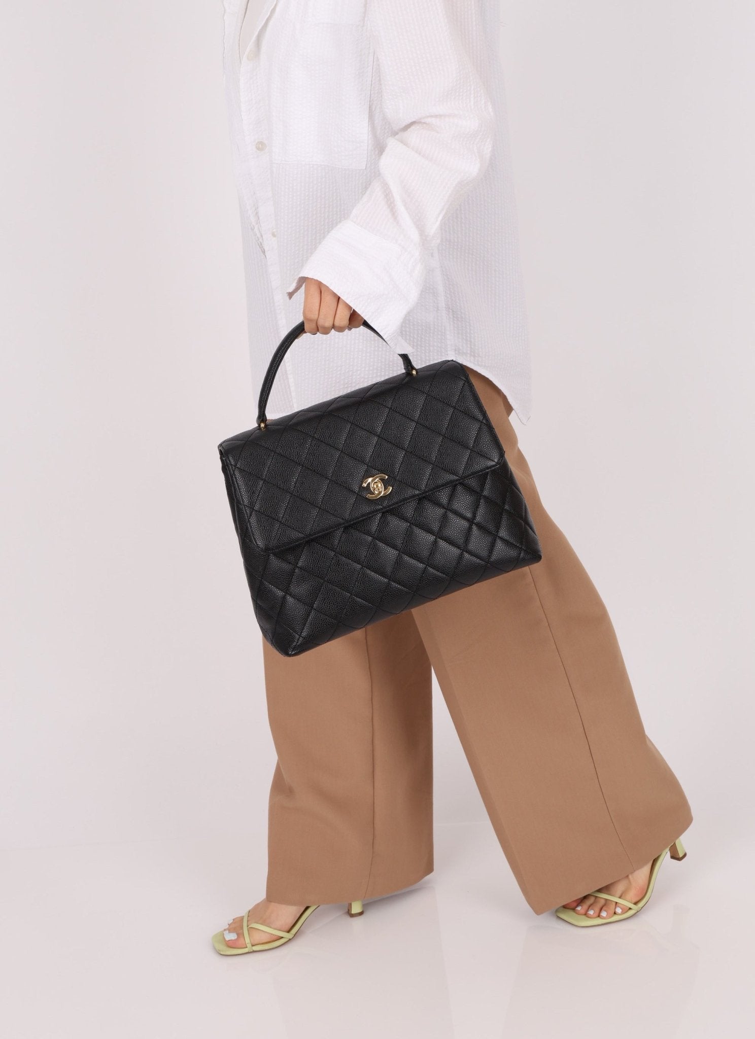 Chanel 2002 Caviar Kelly Top Handle - FashioNica