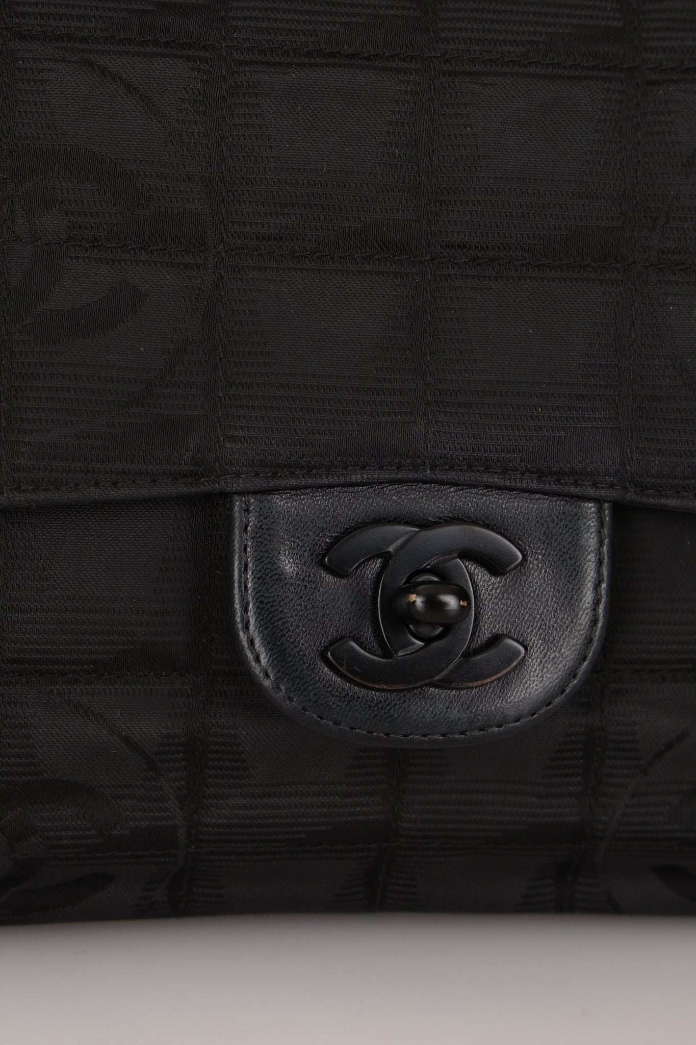 Chanel 2002 Travel Ligne Incognito Medium Flap Bag - FashioNica